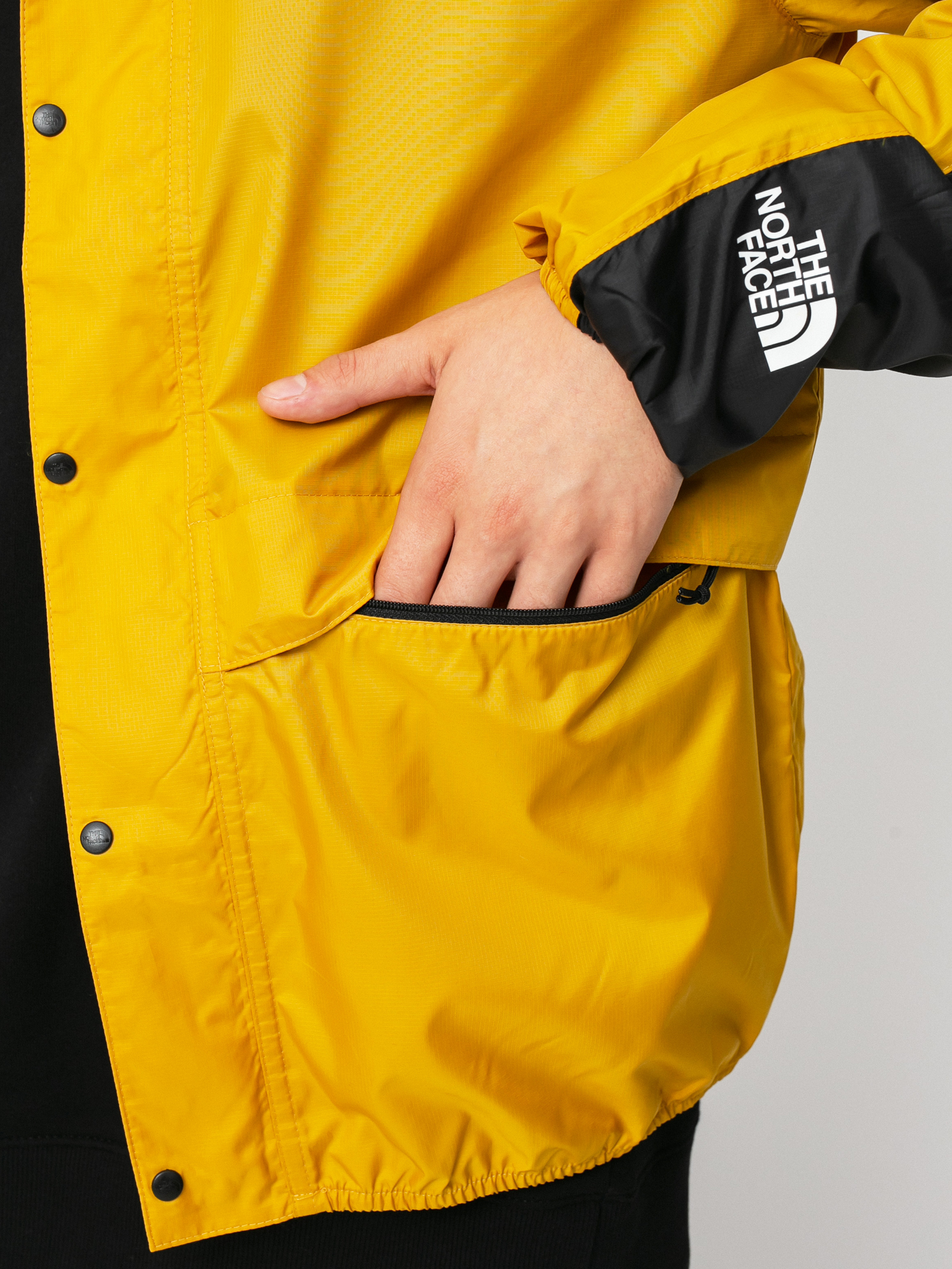 Bunda The North Face 1985 Seasonal Mountain (arrowwood yellow)
