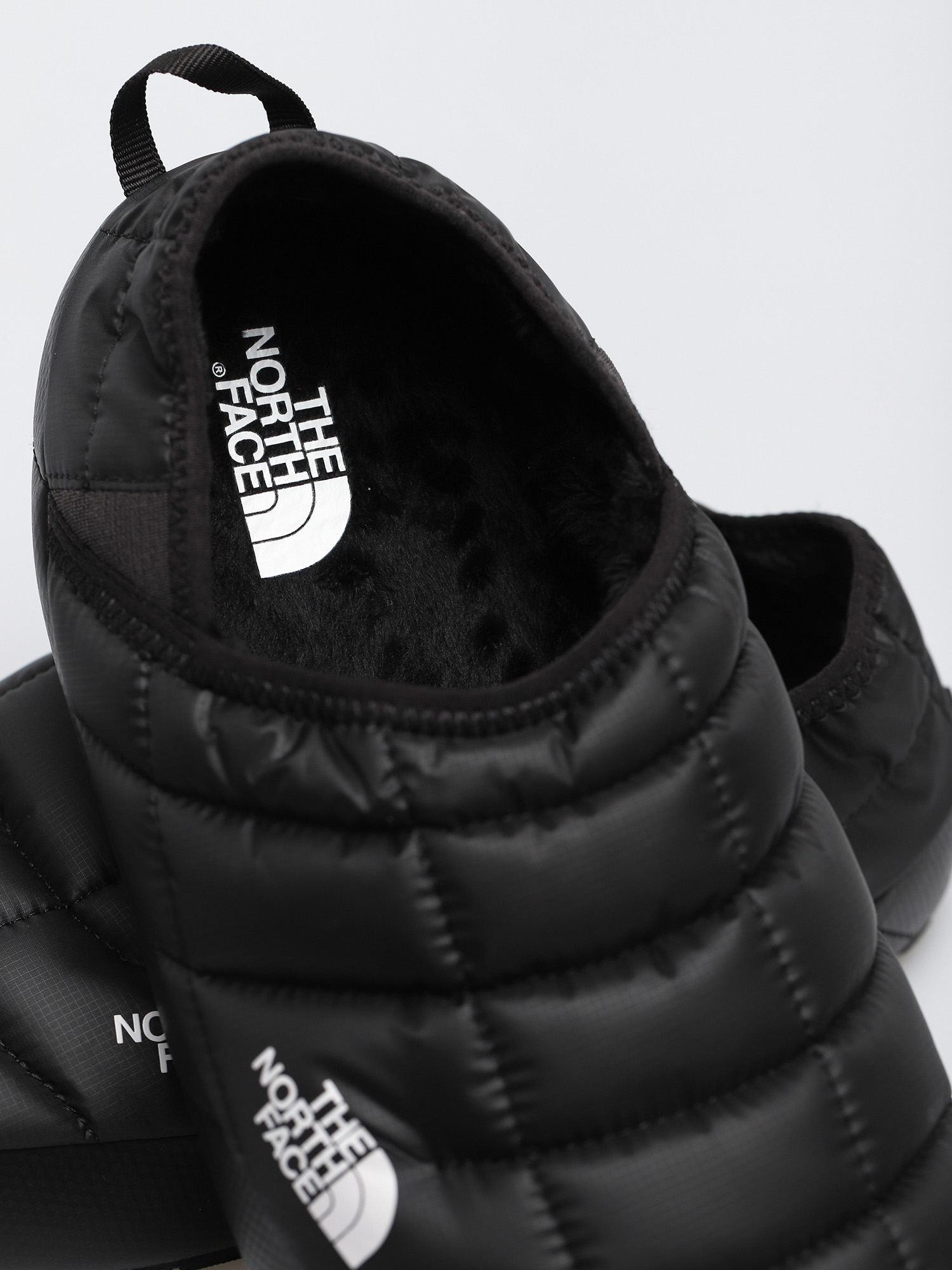 Topánky The North Face Thermoball Traction Mule V (tnf black/tnf white)