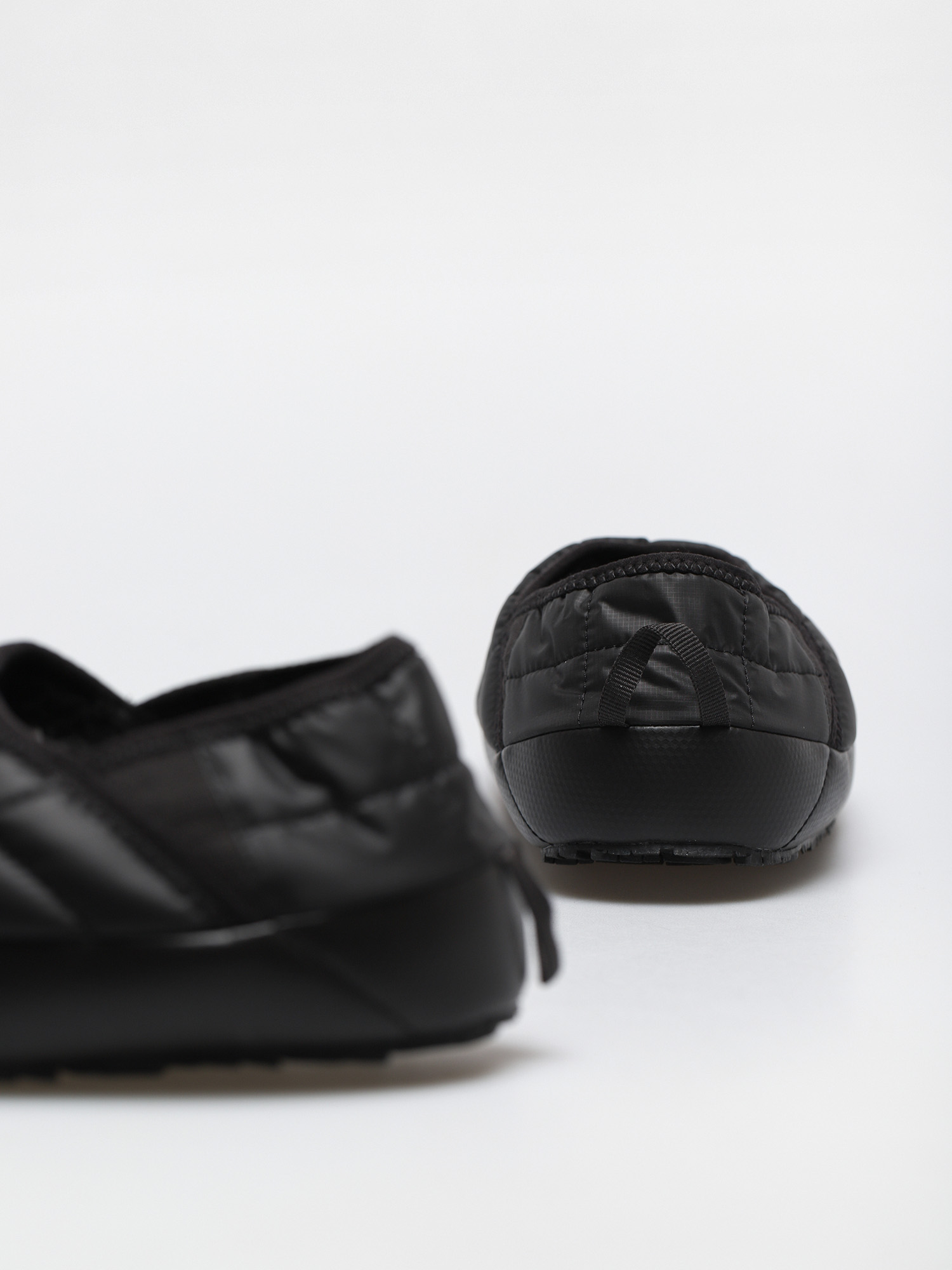 Topánky The North Face Thermoball Traction Mule V (tnf black/tnf white)