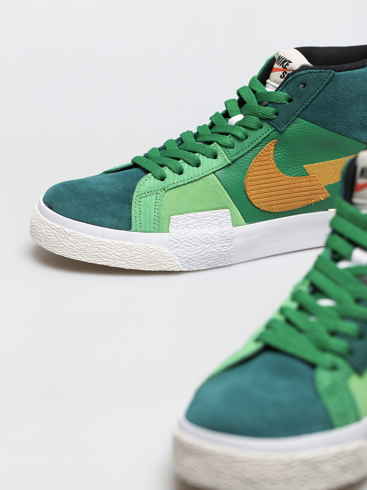 nike sb zoom blazer mid premium aloe verde & gold