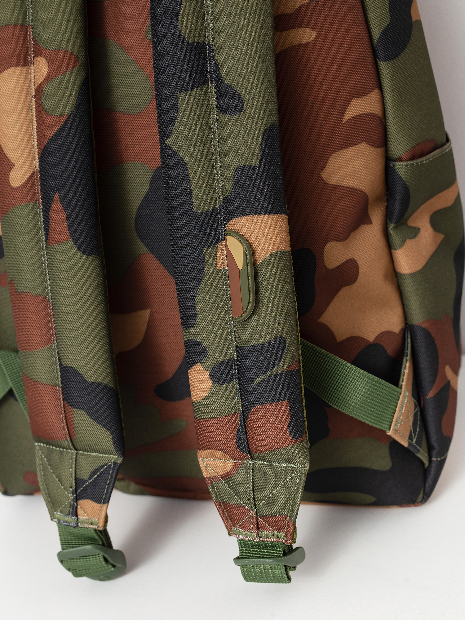 Batoh Herschel Supply Co. Miller (woodland camo)
