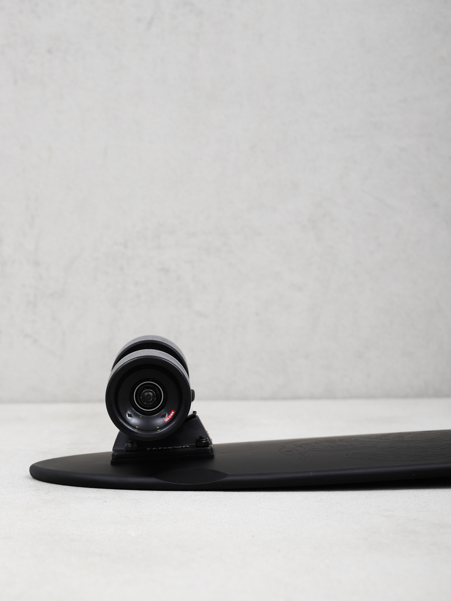 Cruiser Globe Blazer (black the f out)