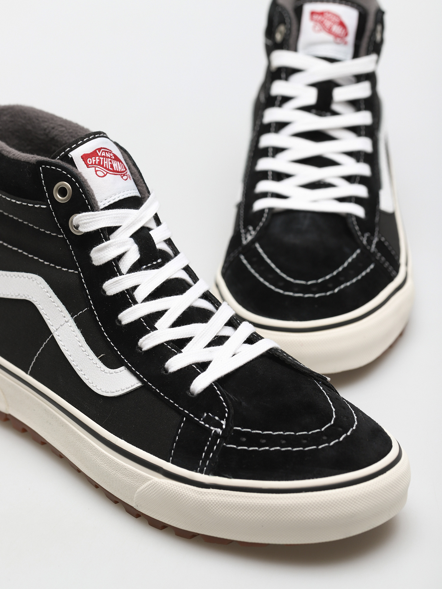 Topánky Vans Sk8 Hi MTE 1 (black/true white)