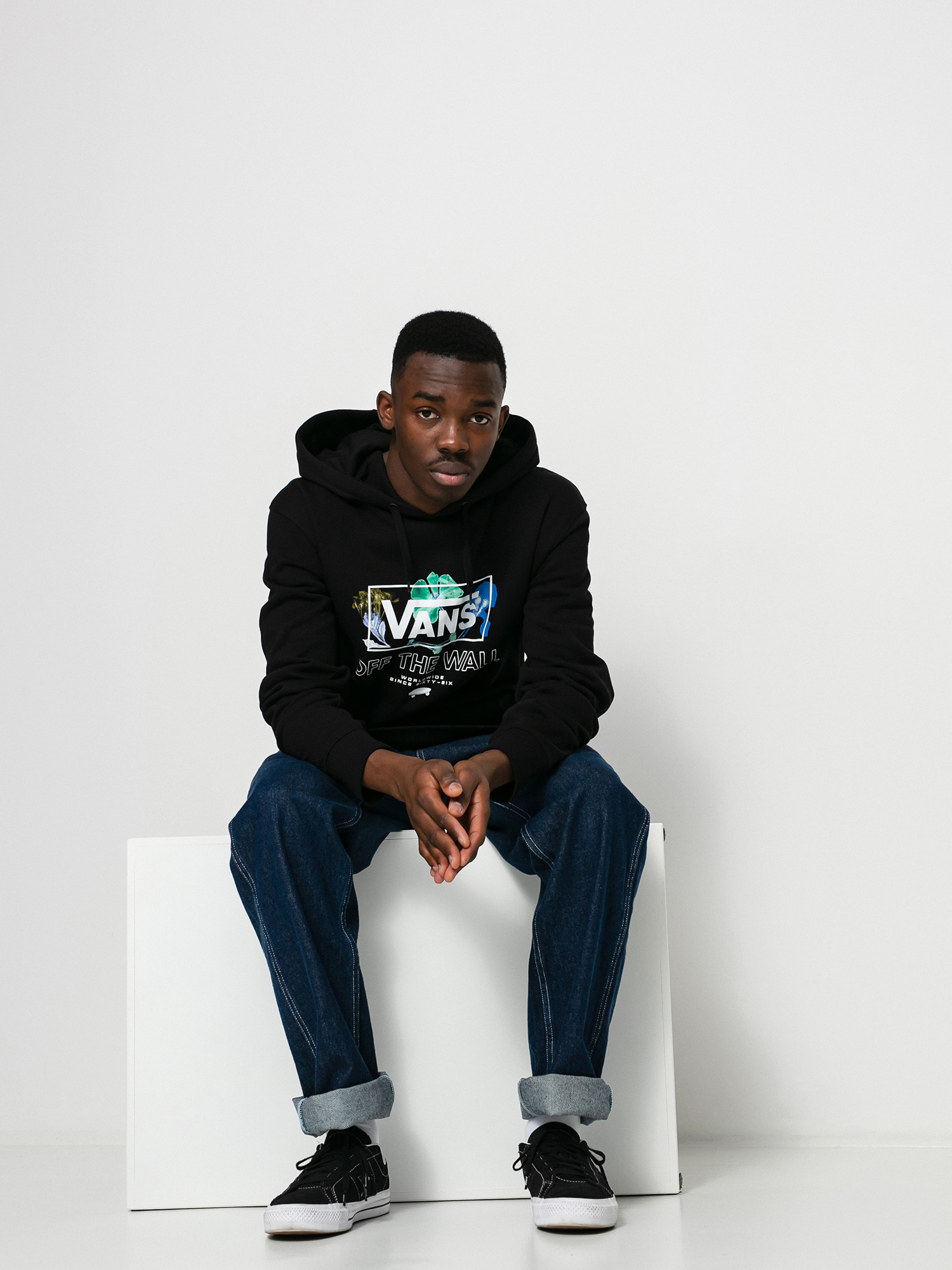 Mikina s kapucňou Vans Pressed Floral HD (black)