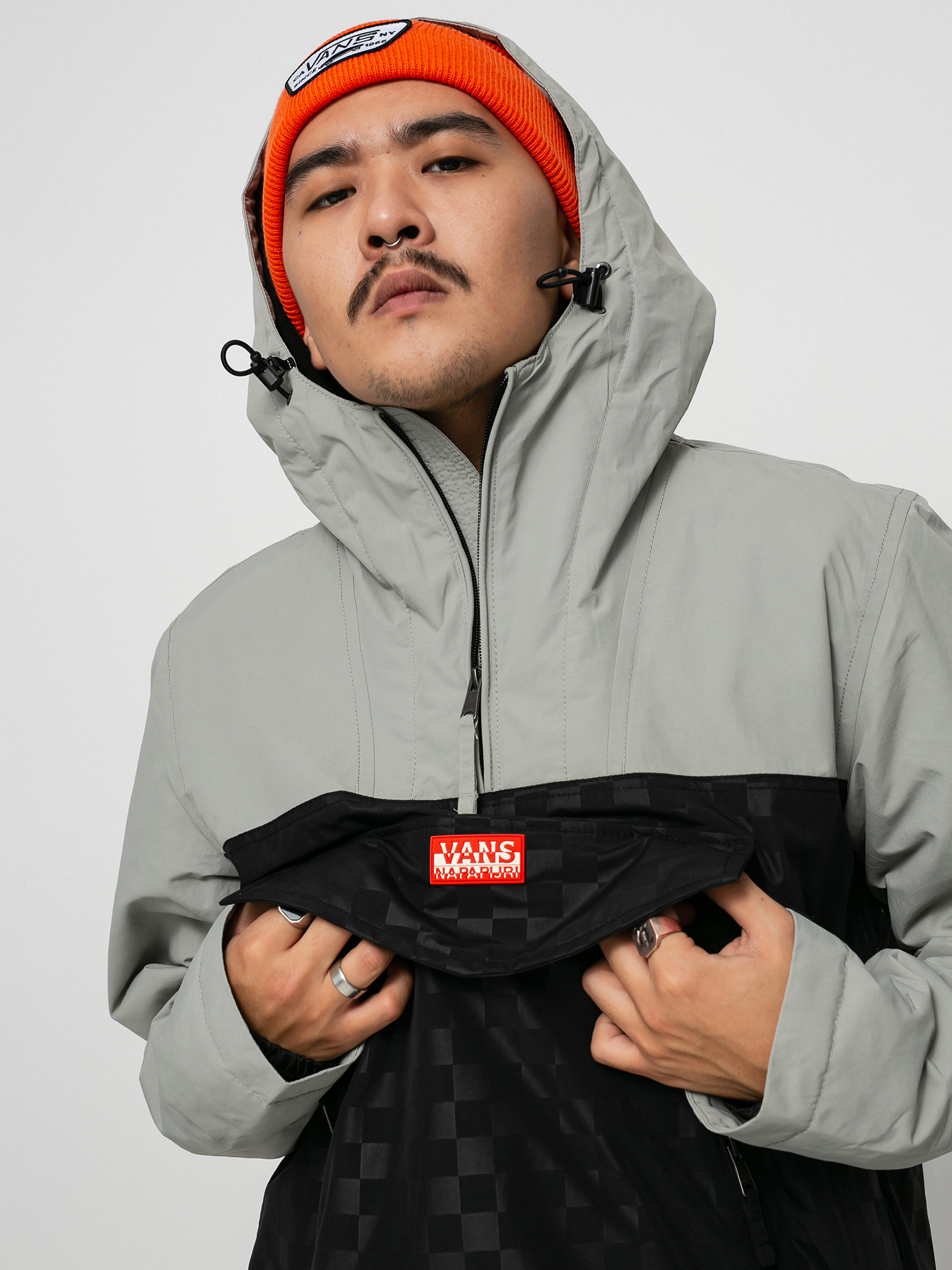 Bunda Vans X Napapijri Anorak (forest frog/black checkerboard)