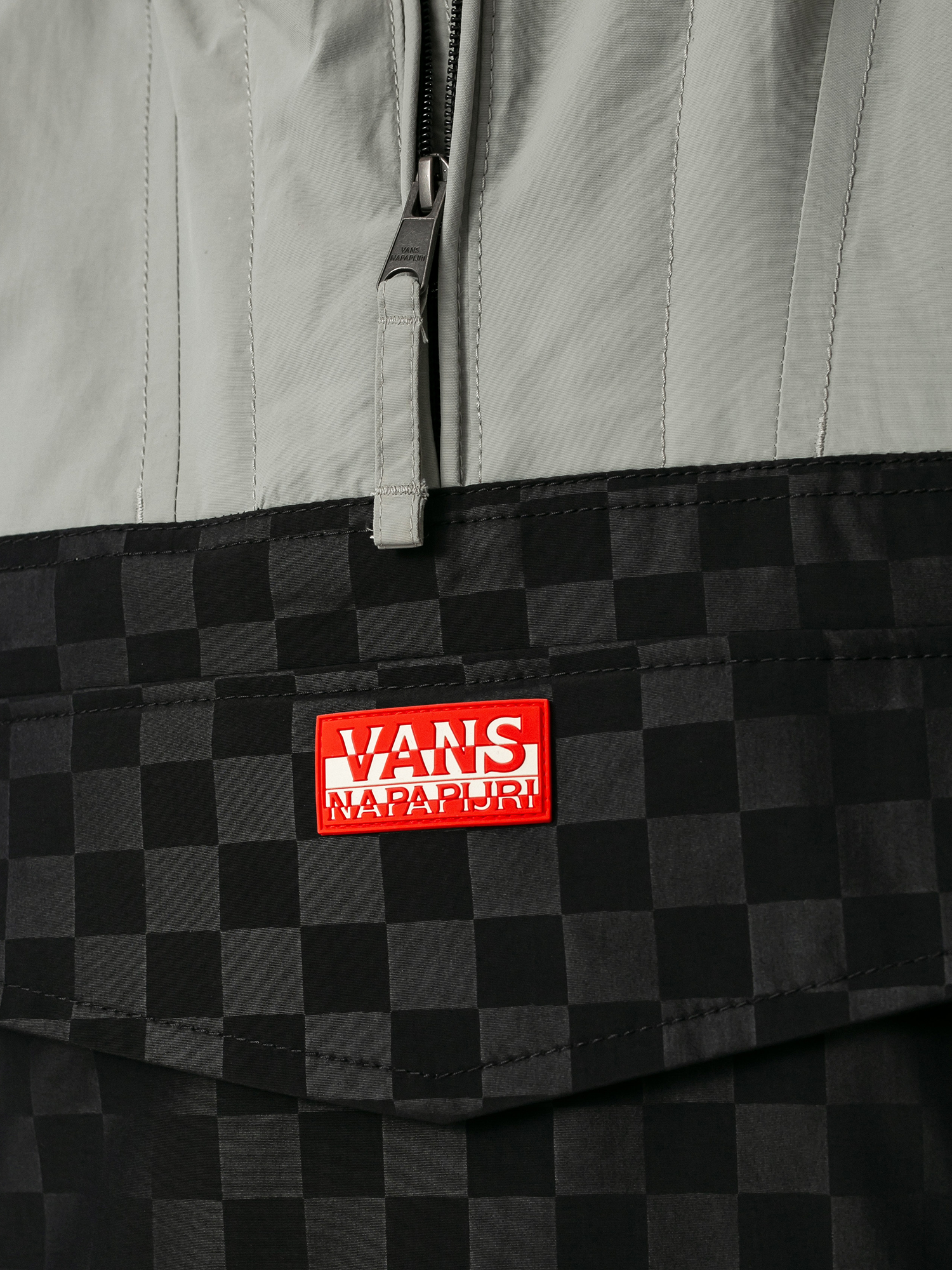 Bunda Vans X Napapijri Anorak (forest frog/black checkerboard)