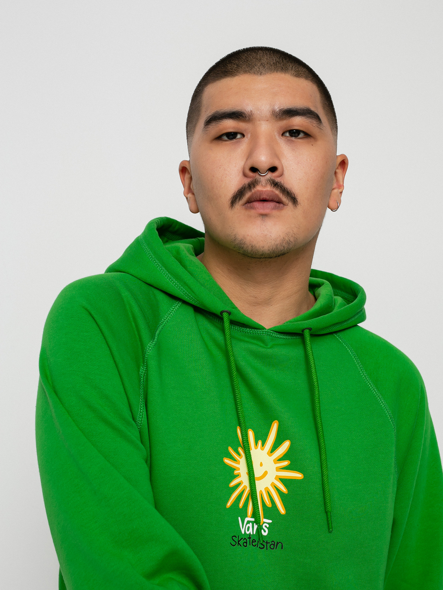 Mikina s kapucňou Vans X Skateistan Versa Standard HD (skateistan/green)