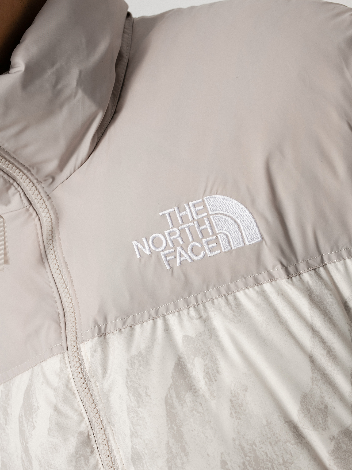 Bunda The North Face 1996 Retro Nuptse (silver grey wooden tiger print)