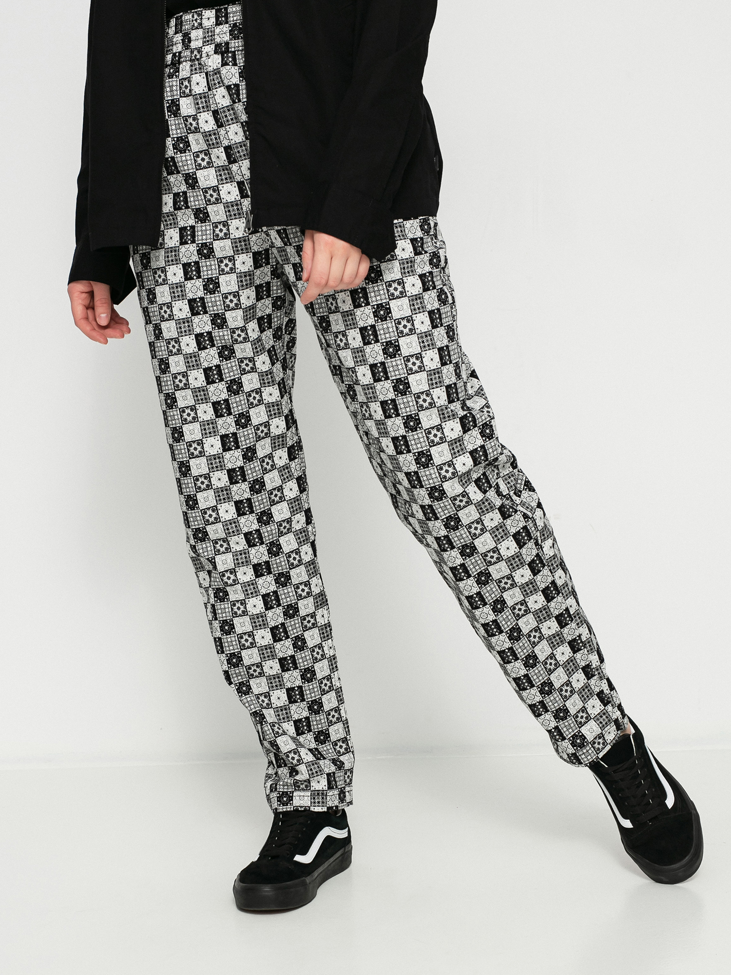 Nohavice Vans X Skateistan Wmn (black)