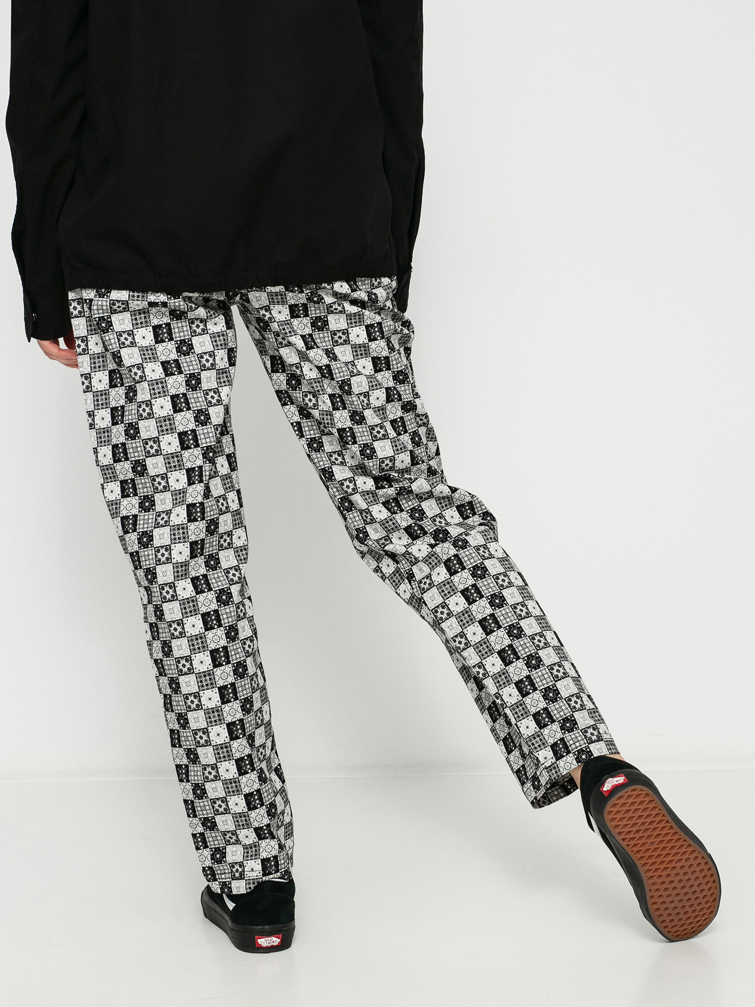 Nohavice Vans X Skateistan Wmn (black)