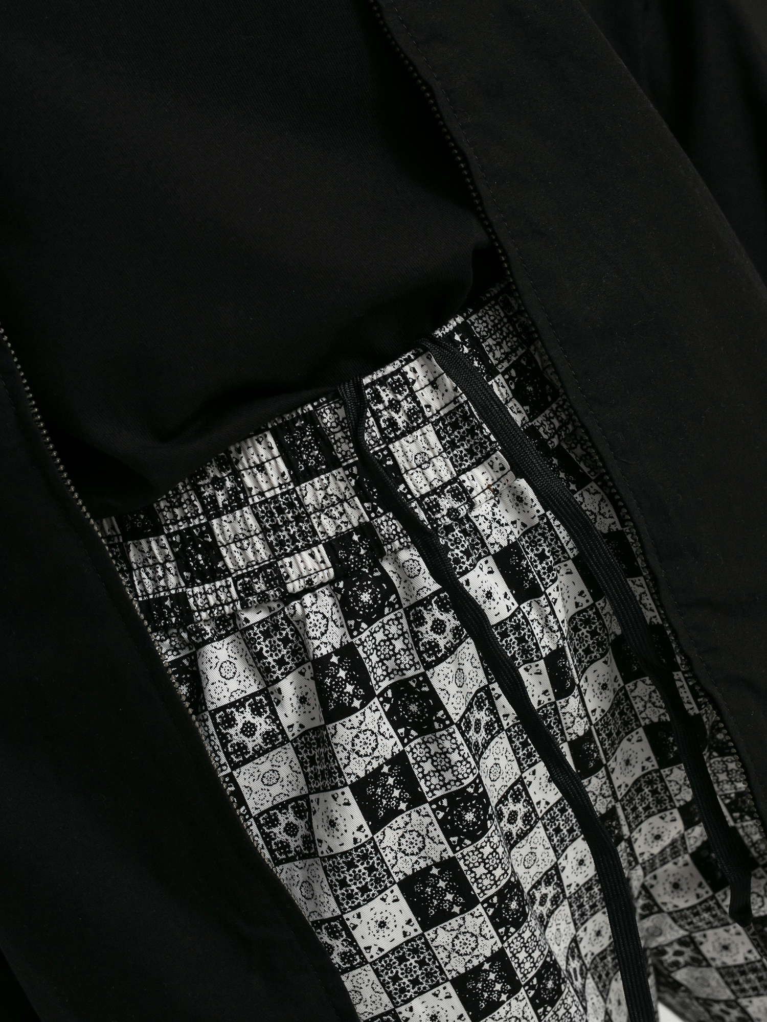 Nohavice Vans X Skateistan Wmn (black)