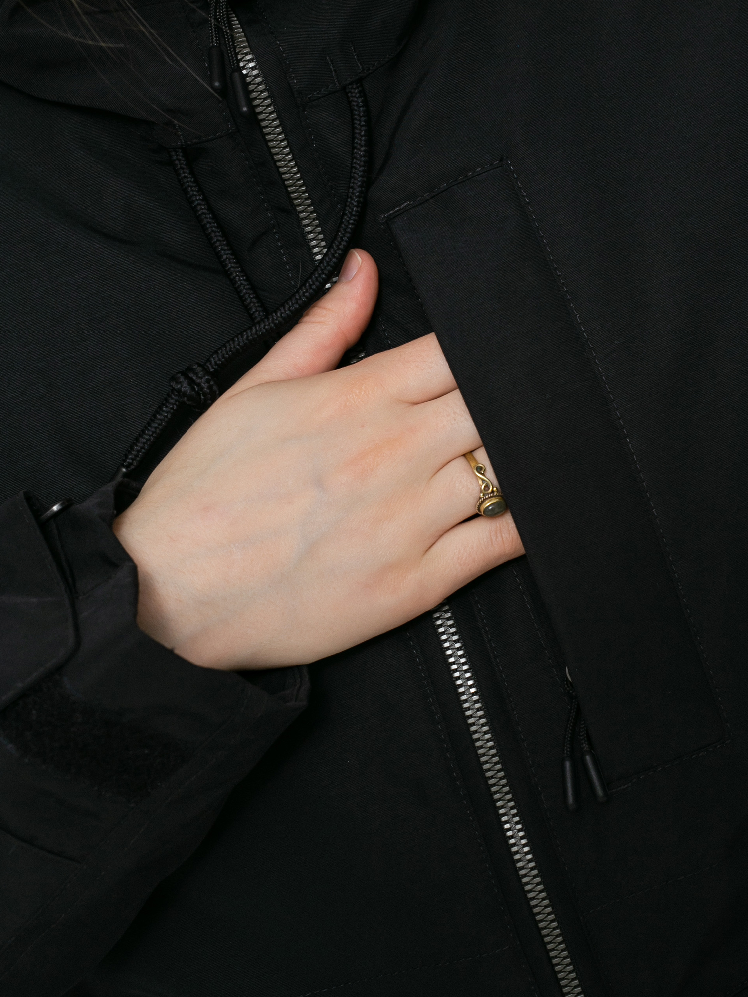 Bunda Burton Saxton Parka Wmn (true black)