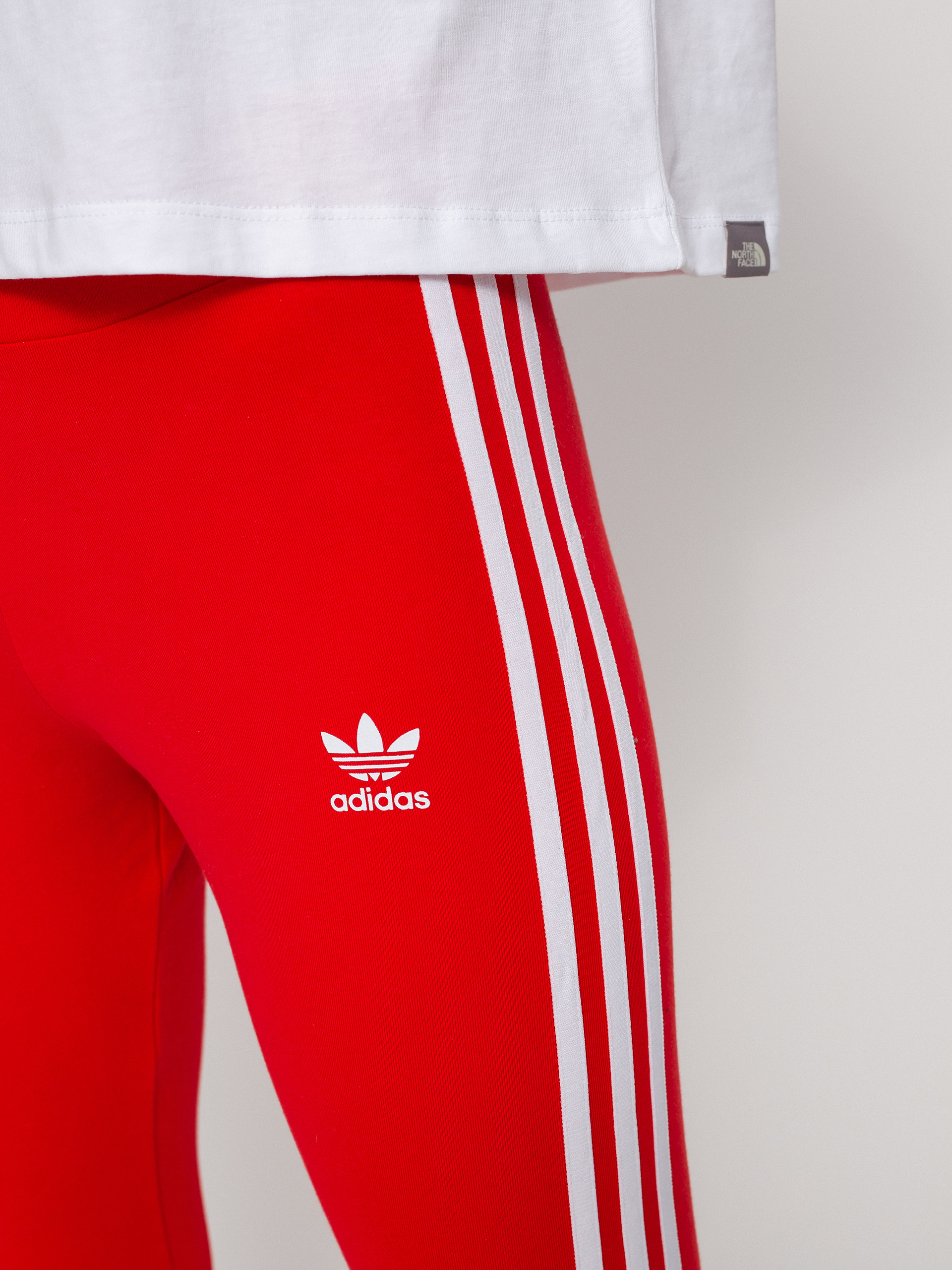 Legíny adidas Originals 3 Stripes Wmn (vivid red)