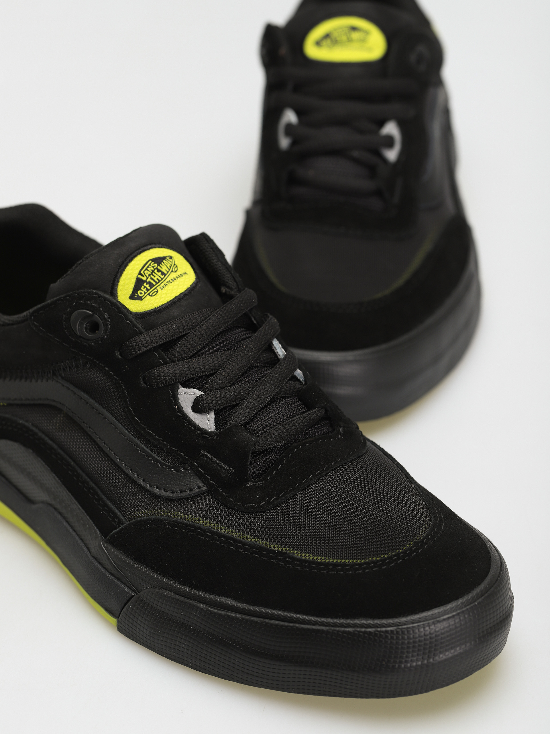 Topánky Vans Wayvee (black/sulphur)