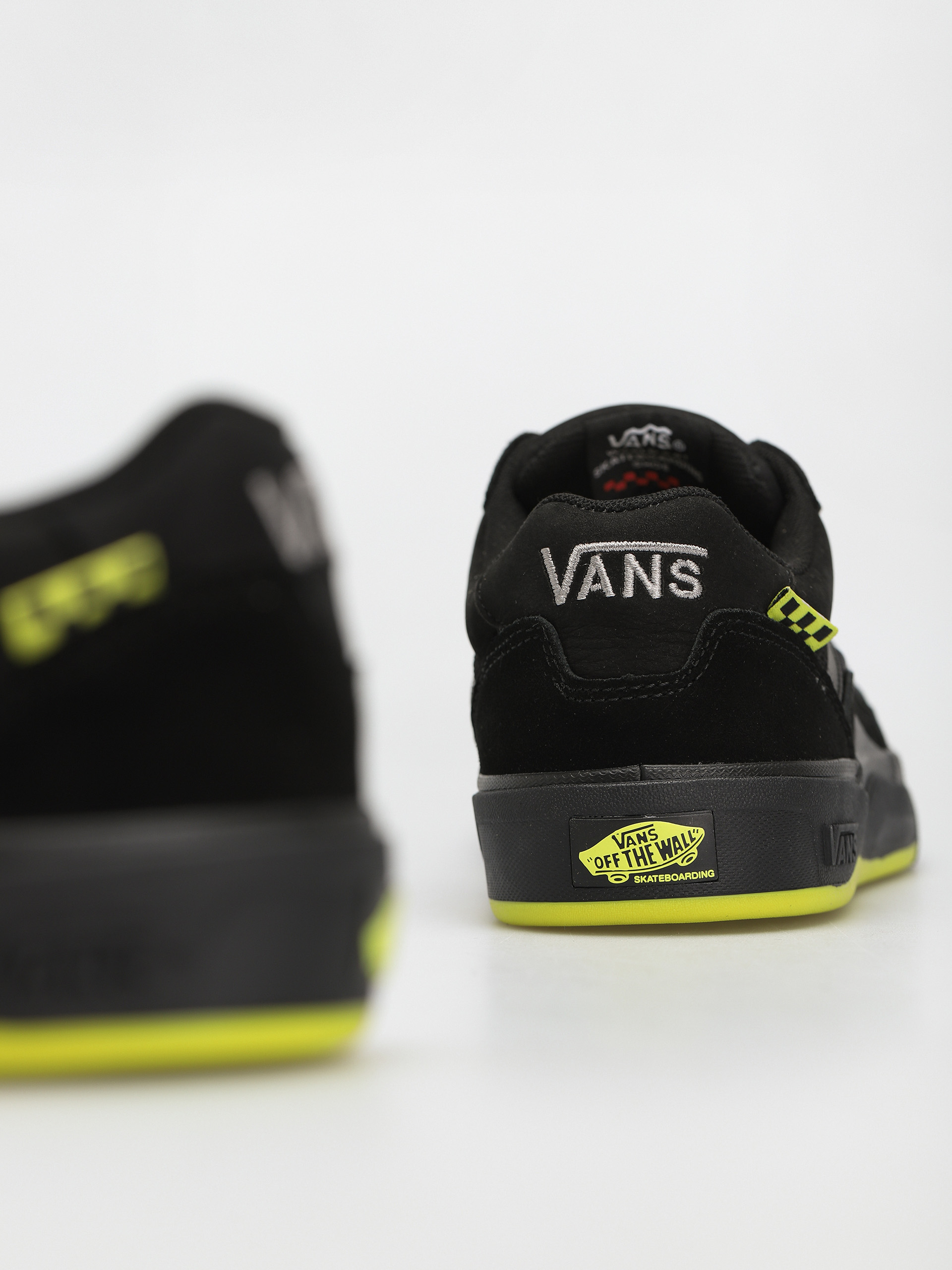 Topánky Vans Wayvee (black/sulphur)