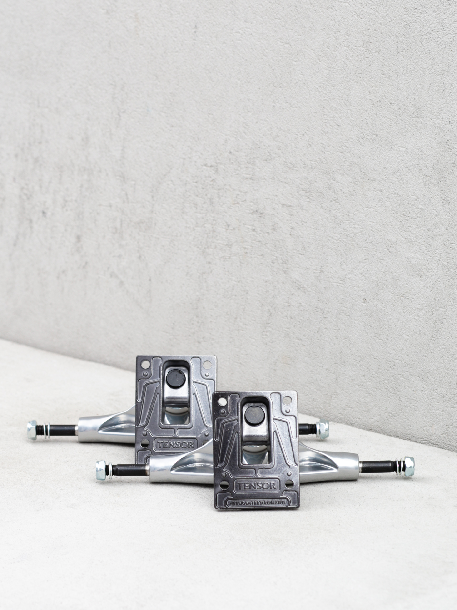 Trucky Tensor Alum Stencil Mirror (raw/black fade)