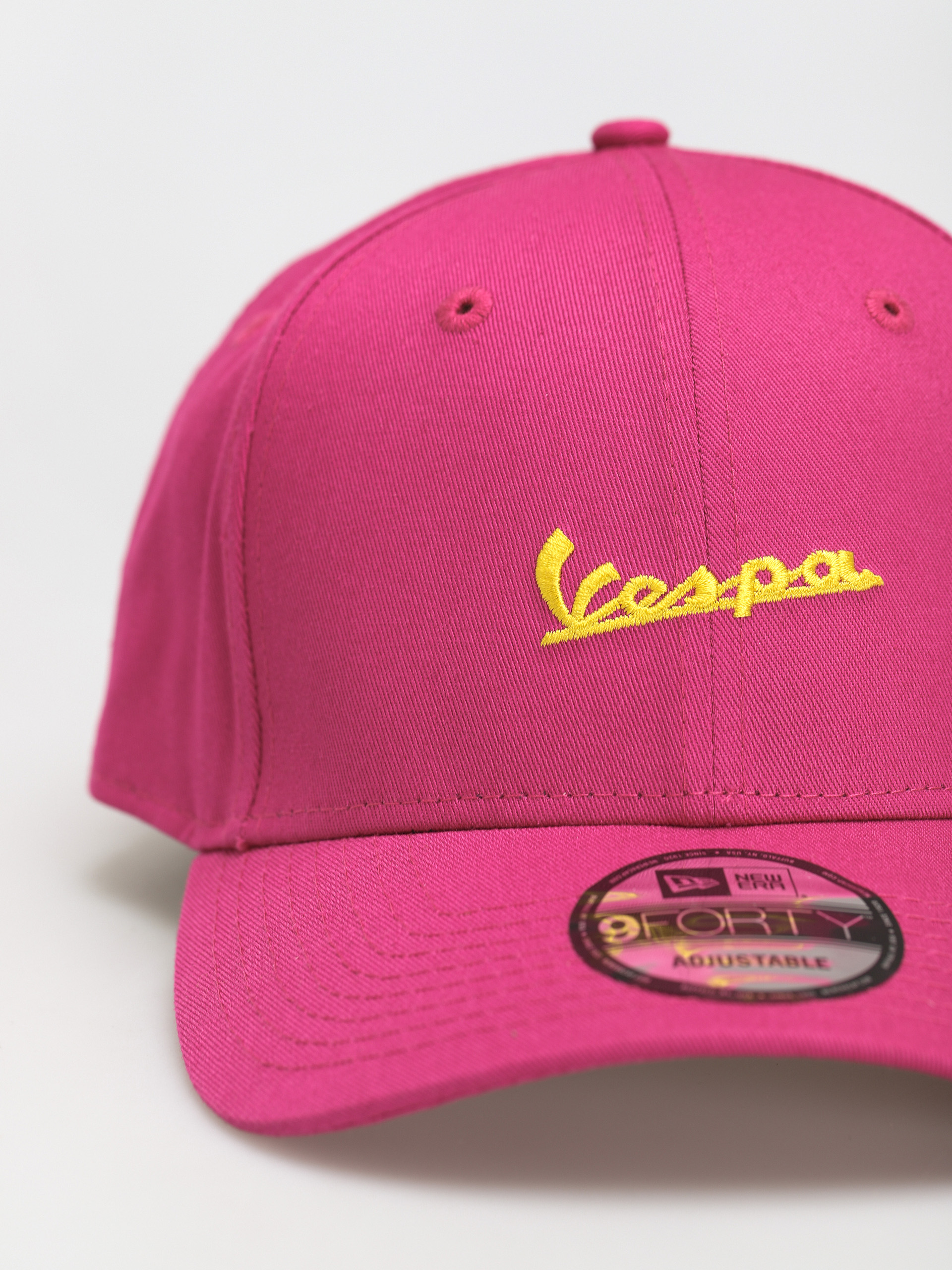 Šiltovka New Era Vespa Essential 9Forty (pink)