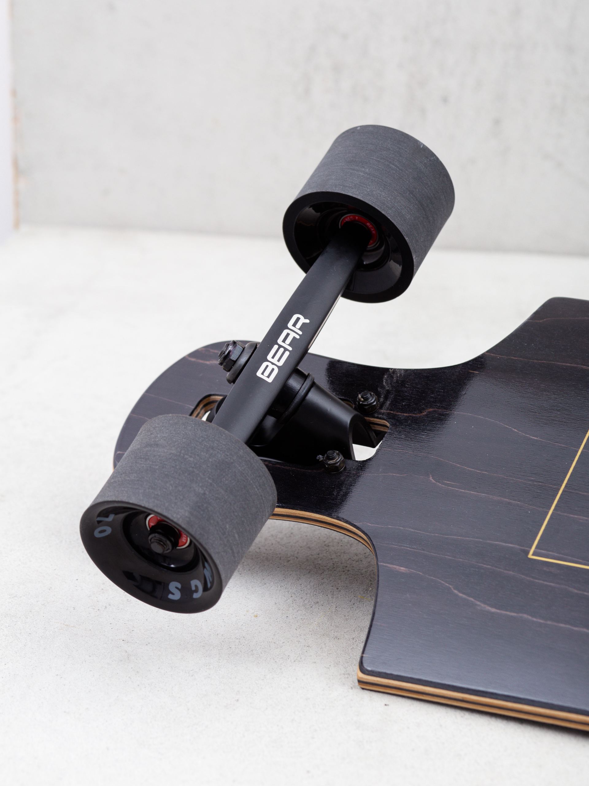 Longboard Landyachtz Drop Hammer (black pinecone)