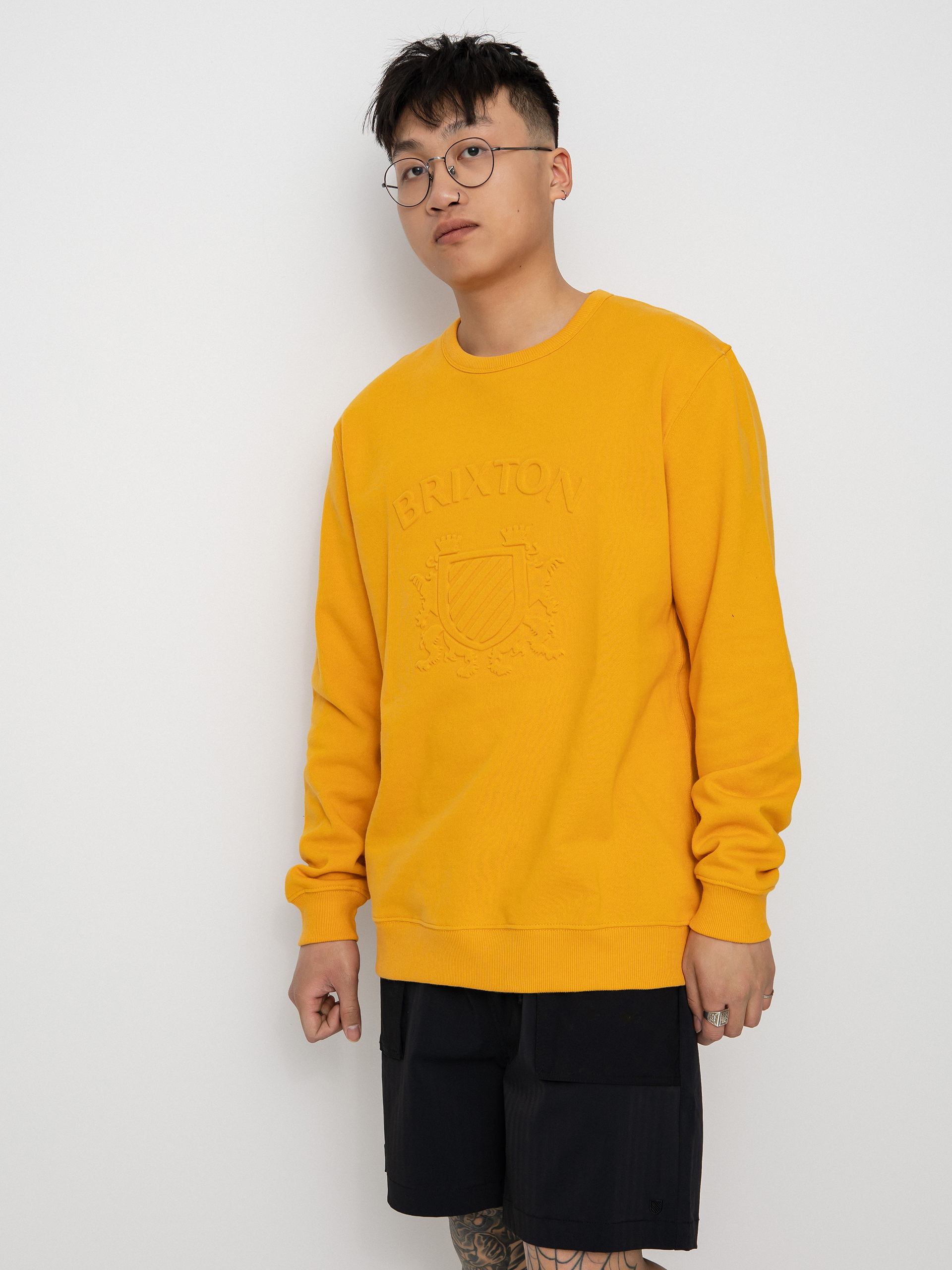 Mikina Brixton Lion Crest Crew (golden glow)