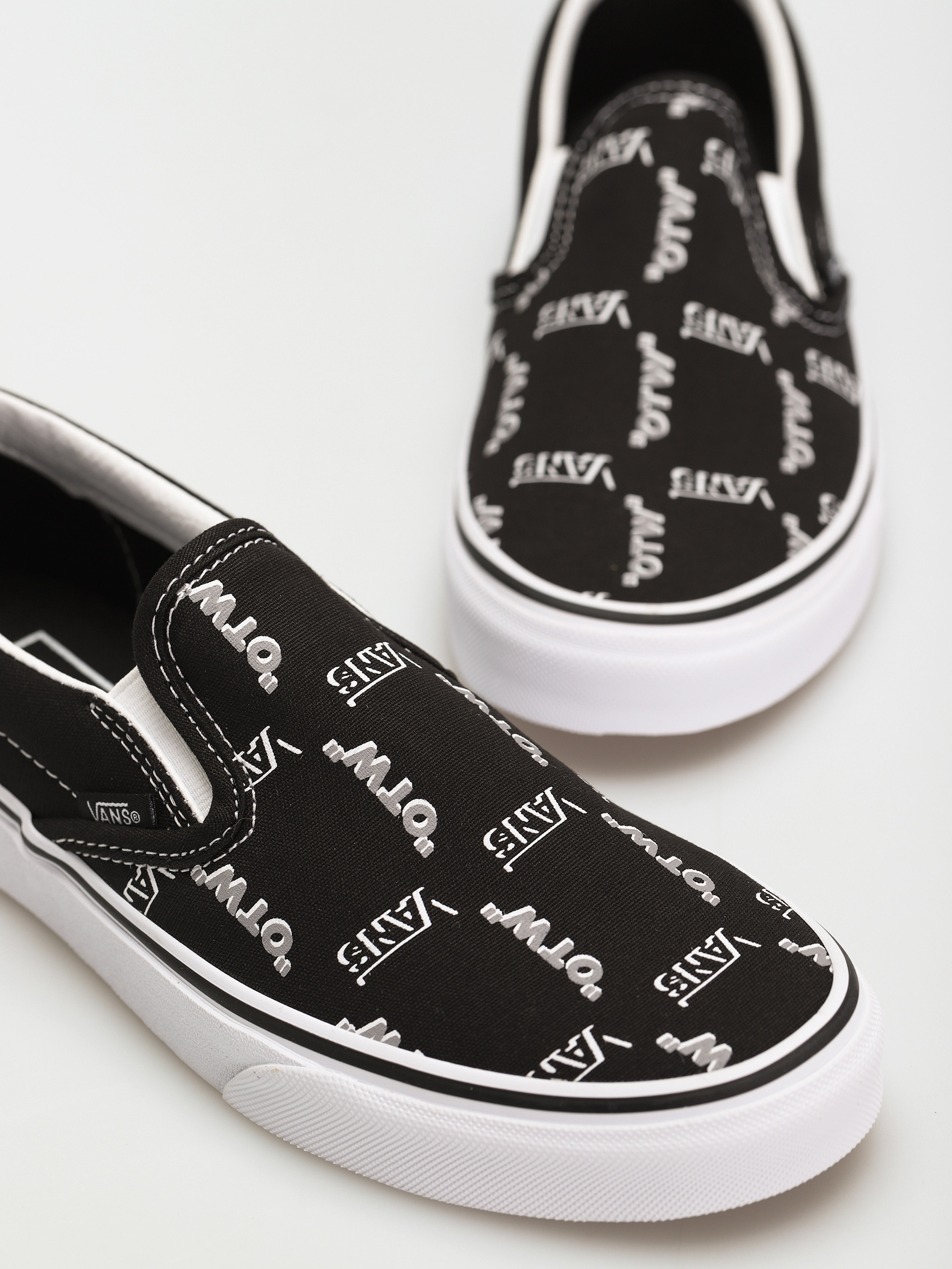 Topánky Vans Classic Slip On (shadow vans/black/true white)