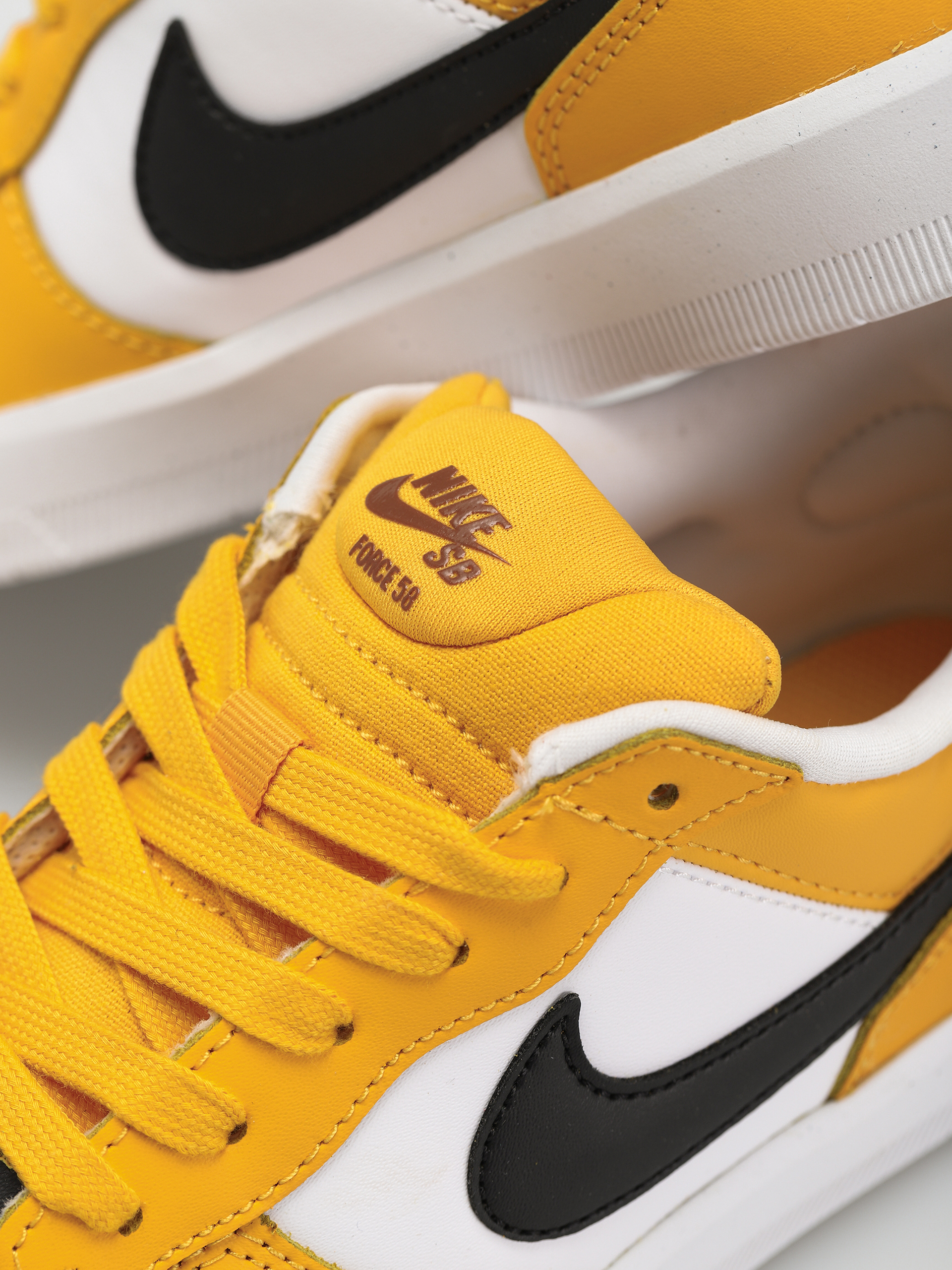 Topánky Nike SB Force 58 Premium (university gold/black white pecan)