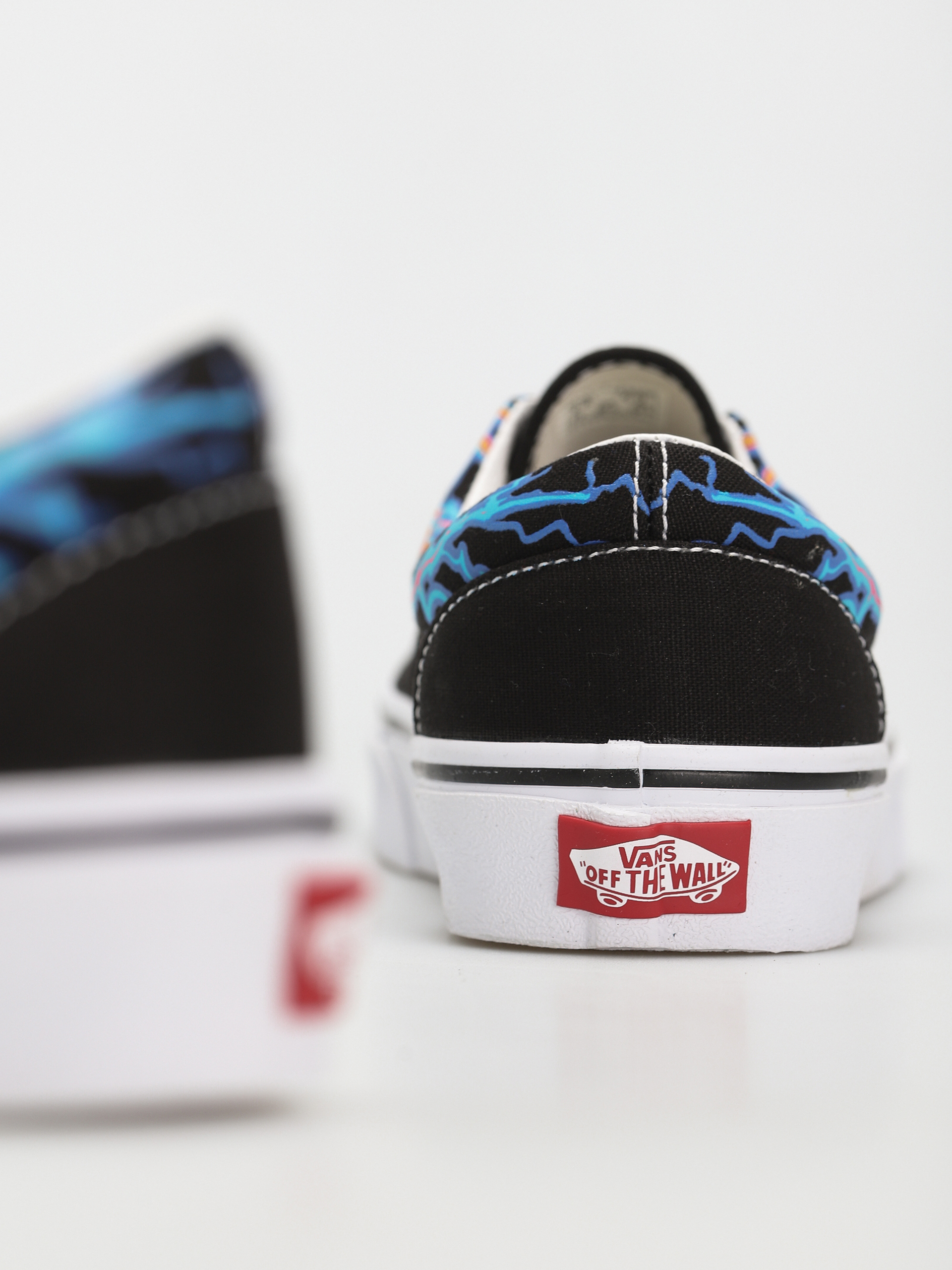 Topánky Vans Era (electric flame/black/true white)