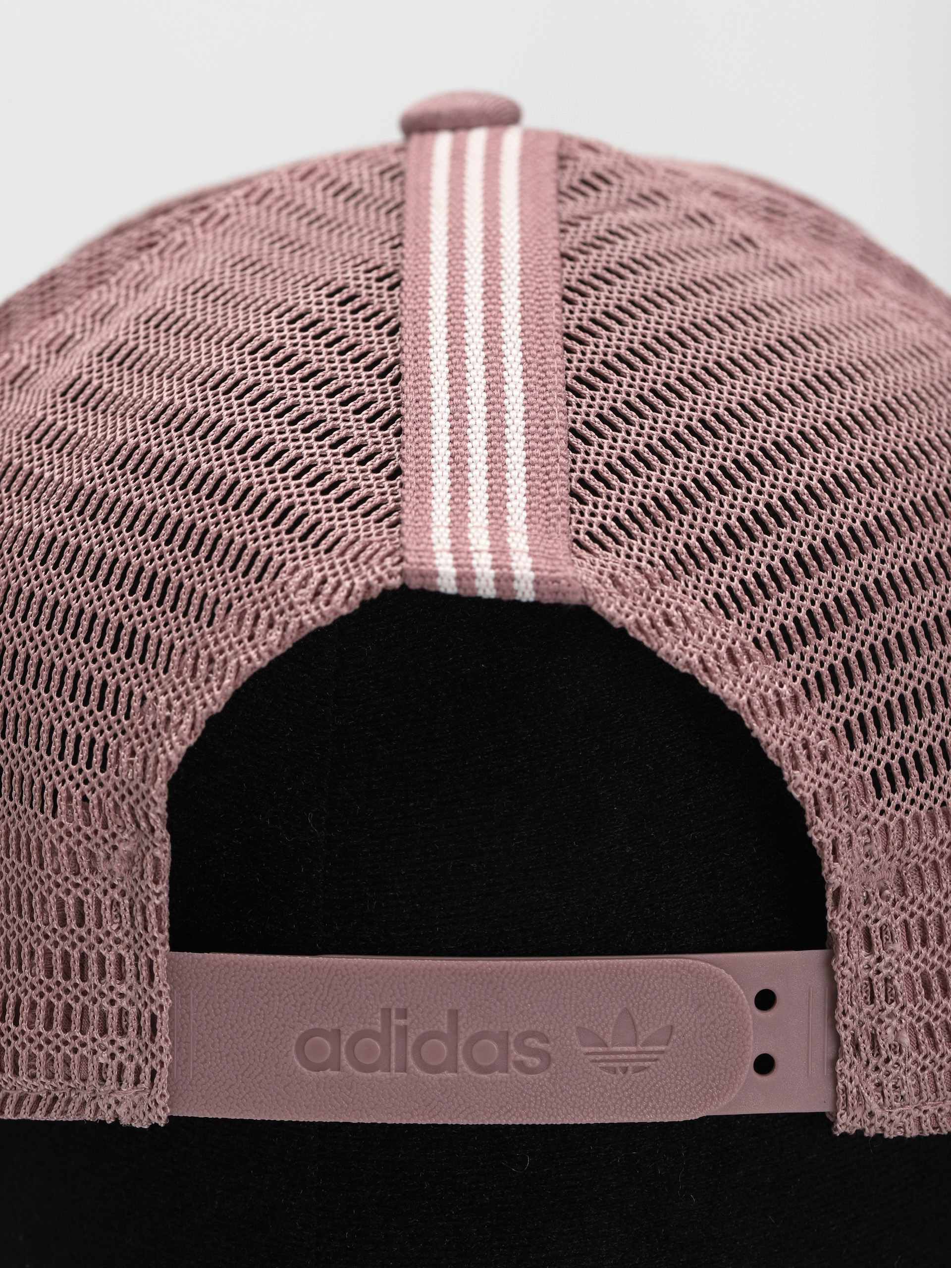 Šiltovka adidas Originals Curved Trucker (magic mauve)