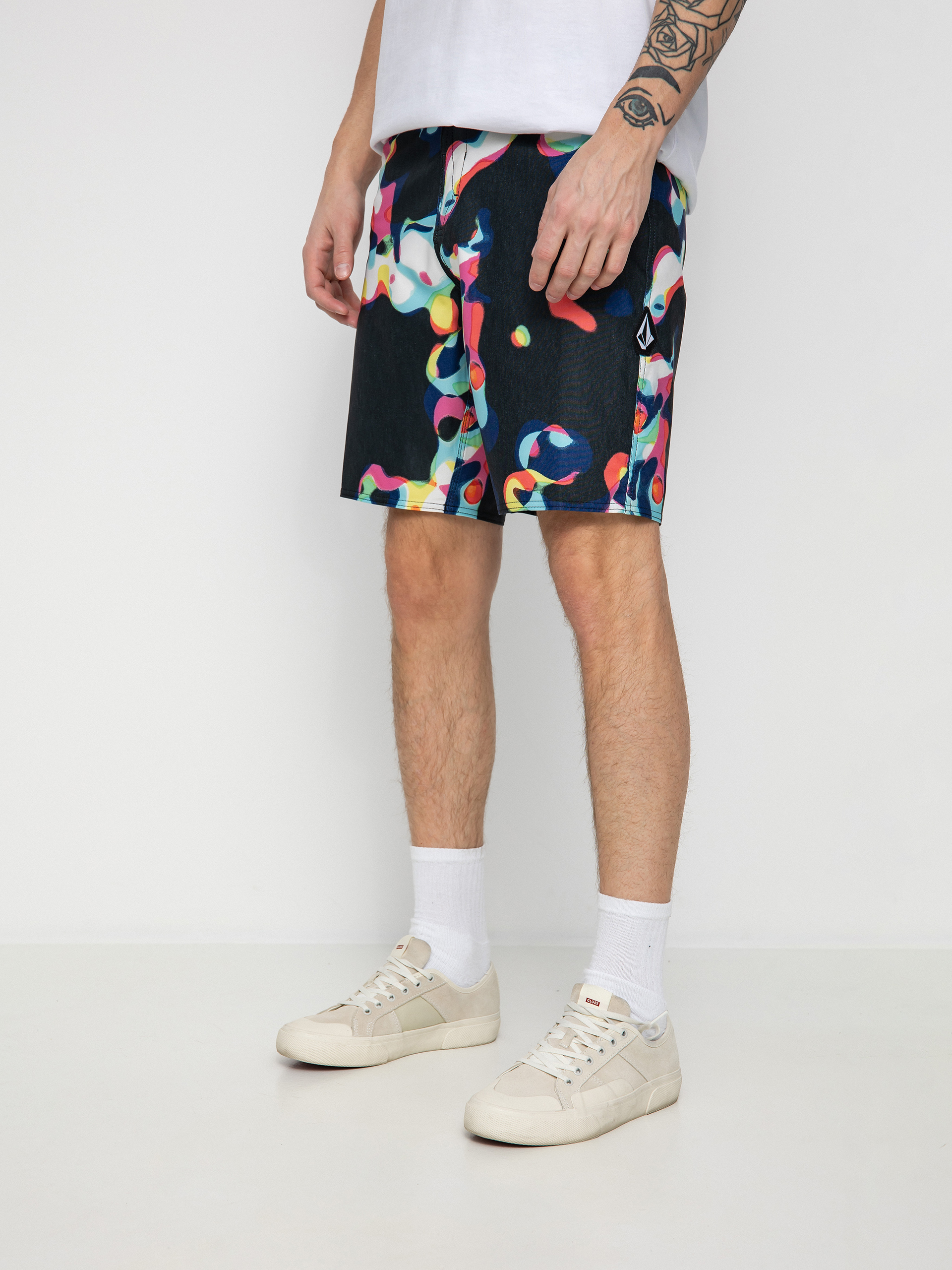 Plu00e1u017eovu00e9 krau0165asy Volcom Saturate Stoney 19 (black)