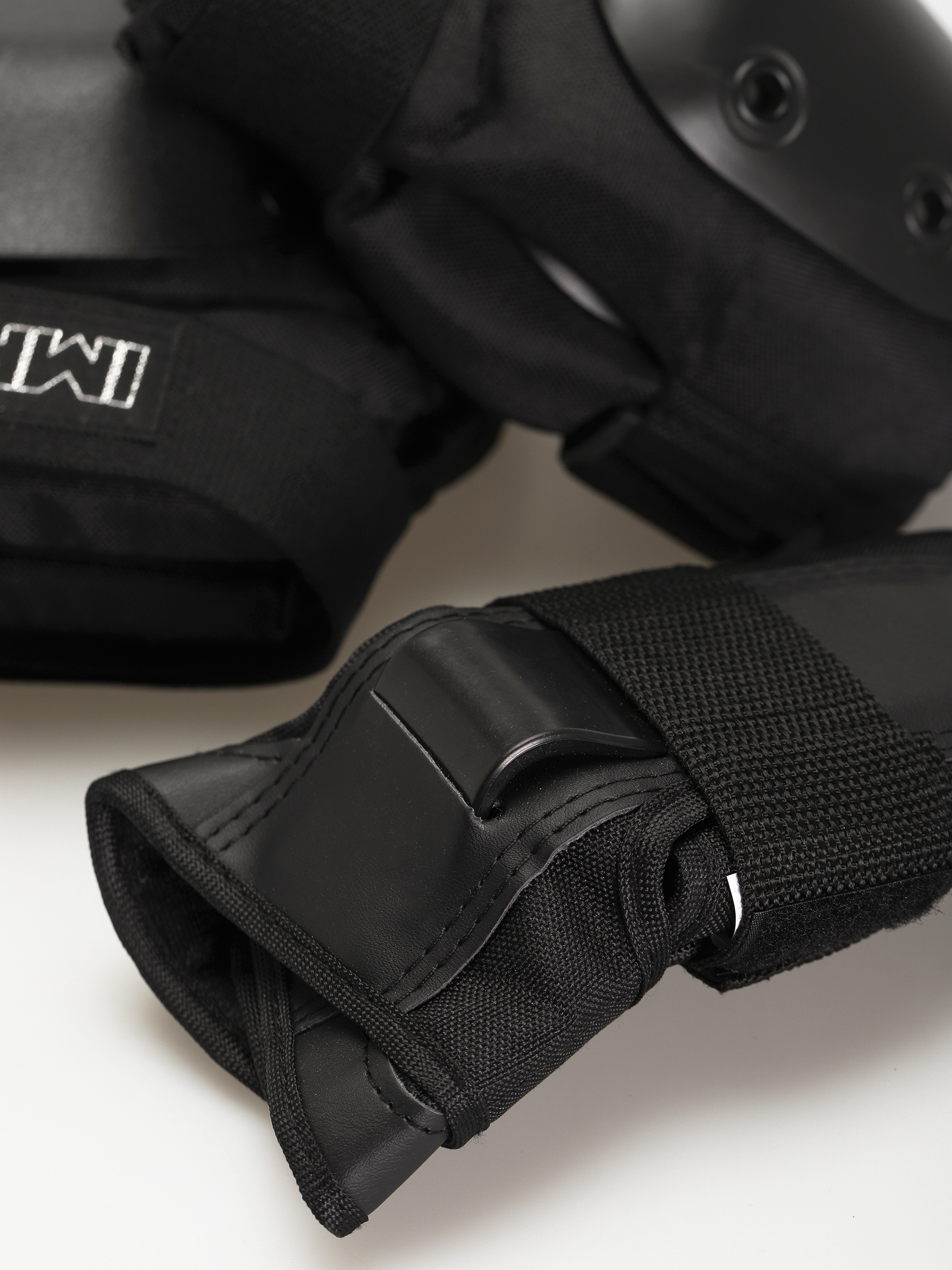 Chrániče Impala Protective Set Wmn (black)