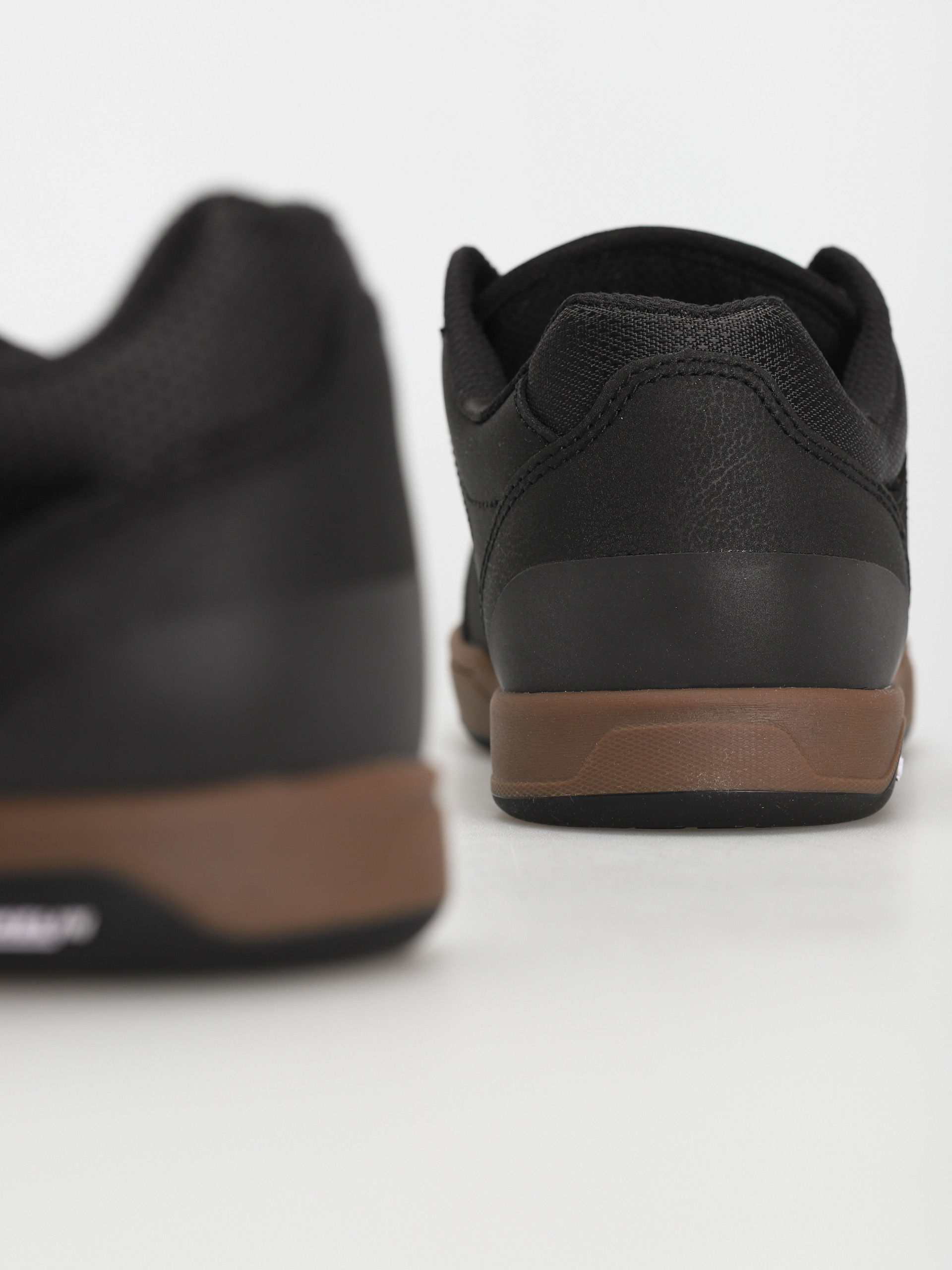 Topánky Etnies Camber Crank (black/gum)