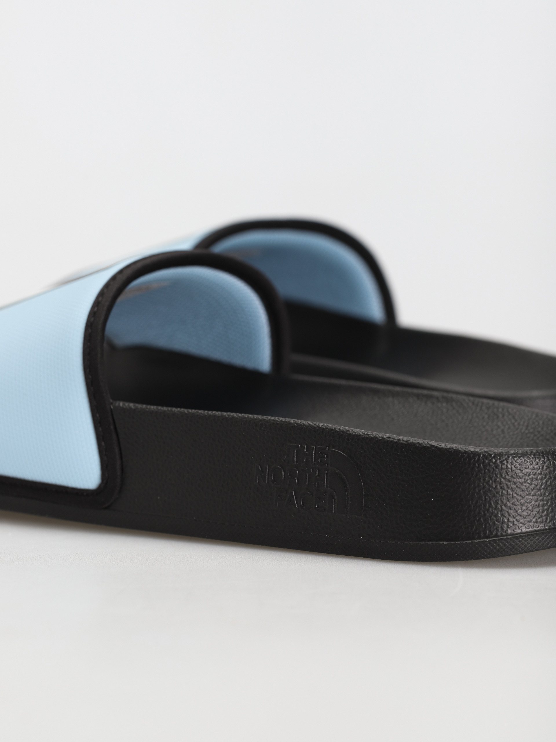 Šľapky The North Face Base Camp Slide III Ltd Wmn (beta blue/tnf black)