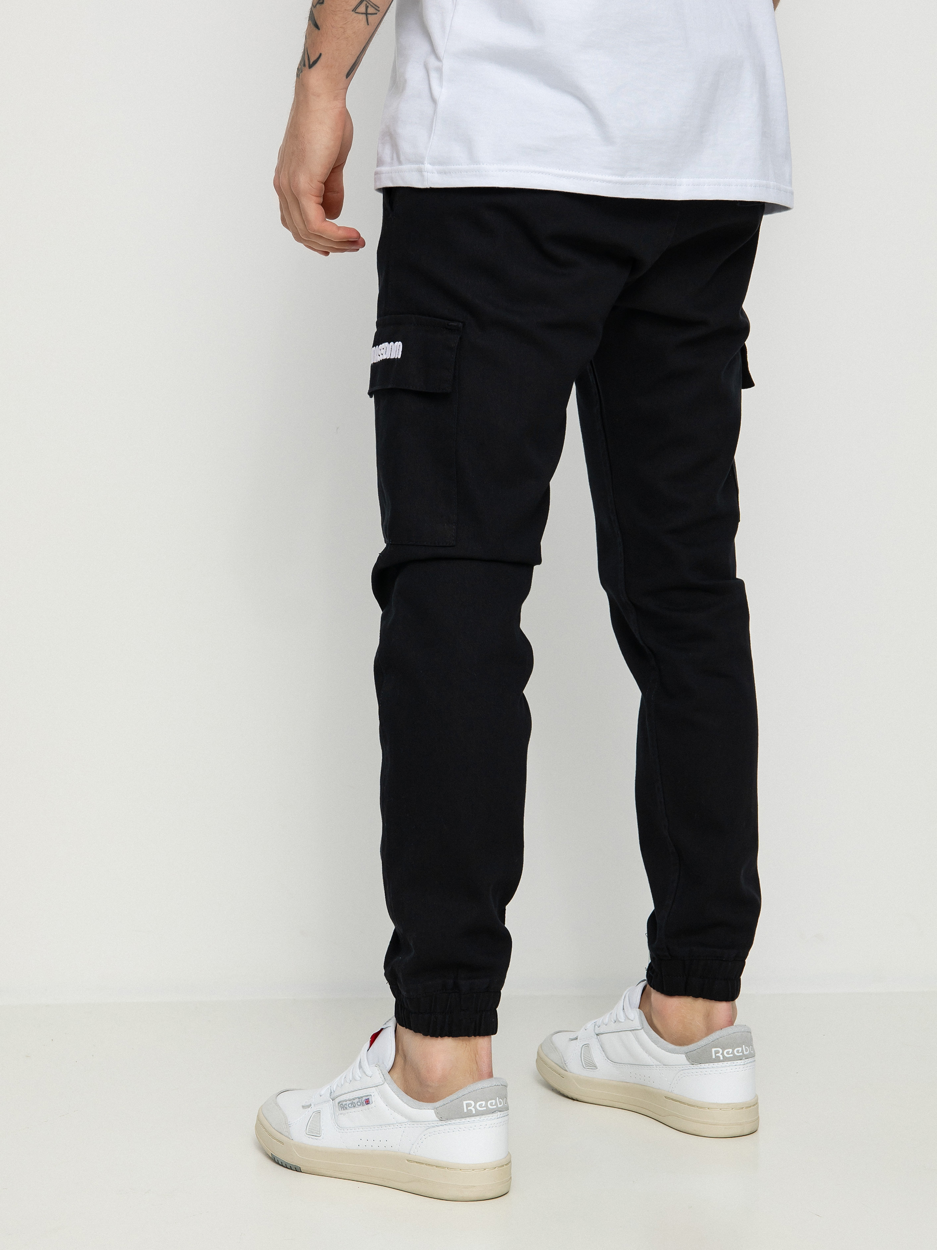 Nohavice MassDnm Cargo Sneaker Fit (black)