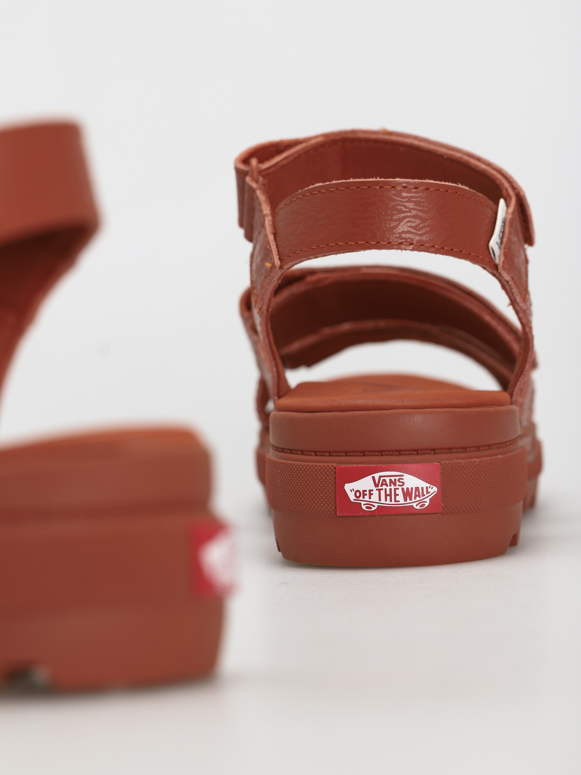 Topánky Vans Colfax Sandal Wmn (textured waves/bombay brown)