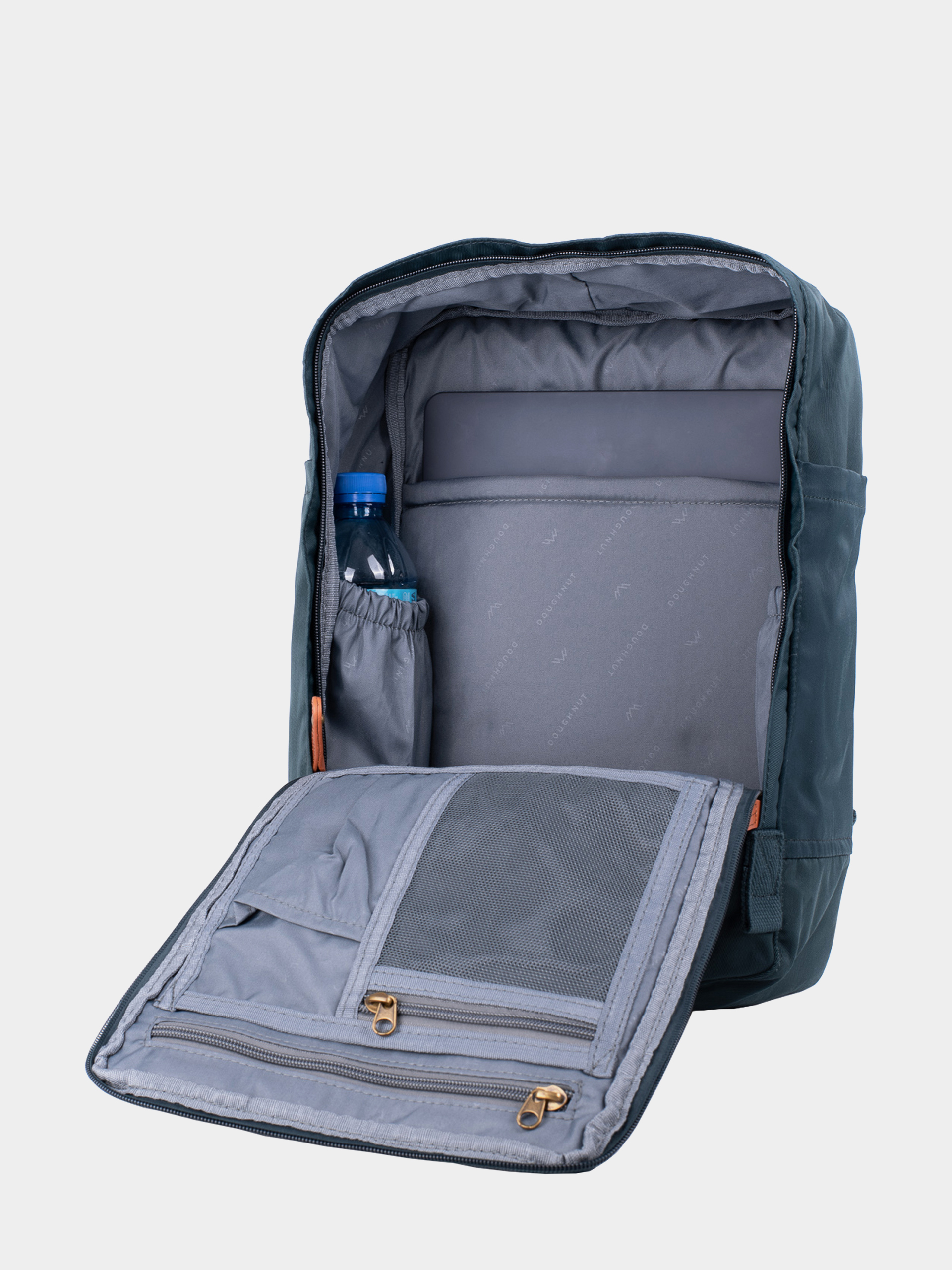 Batoh Doughnut Macaroon (slate green)