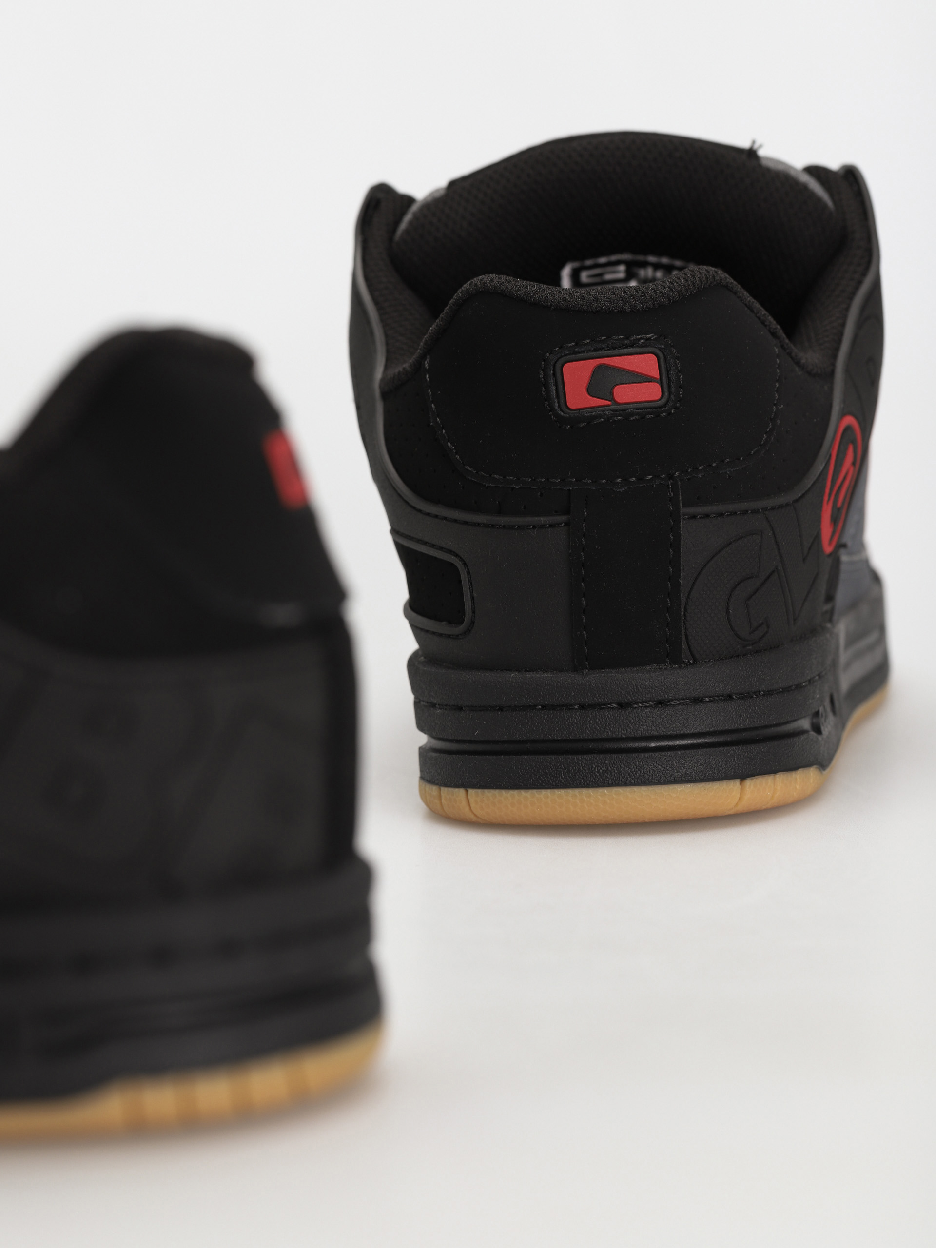 Topánky Globe Tilt (black/grey/red)