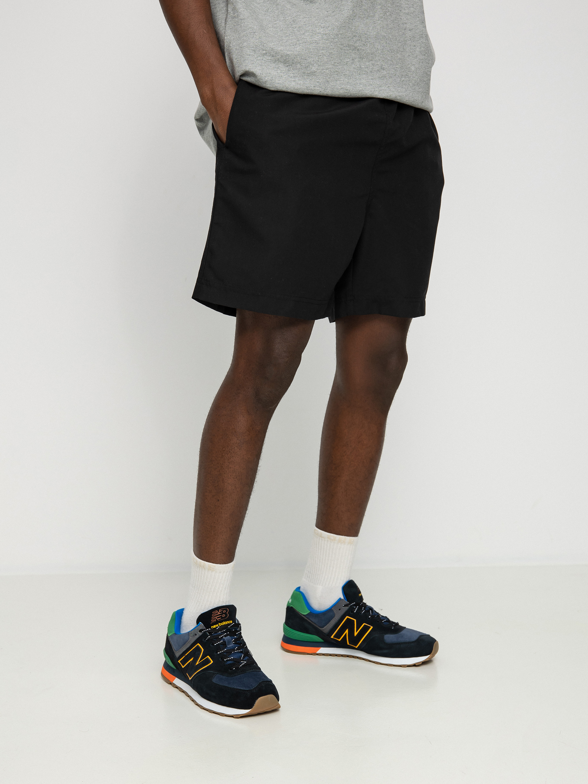 Kraťasy Carhartt WIP Chase Swim (black/gold)