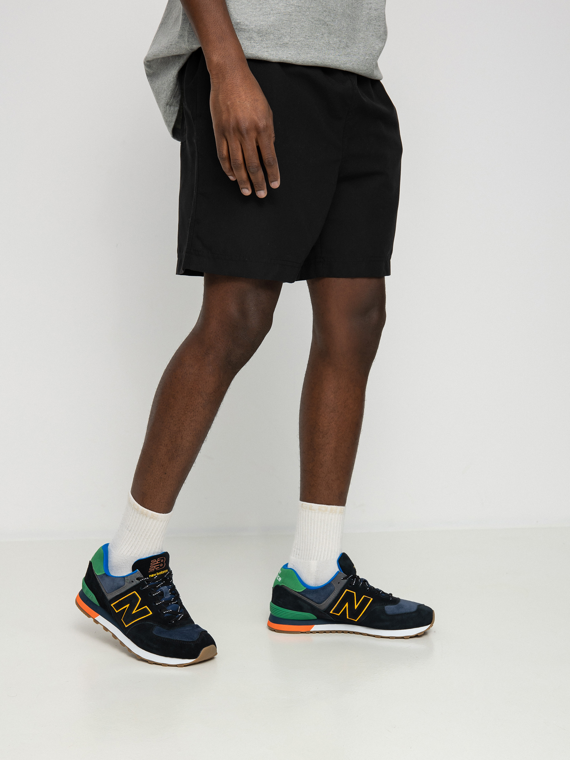 Kraťasy Carhartt WIP Chase Swim (black/gold)