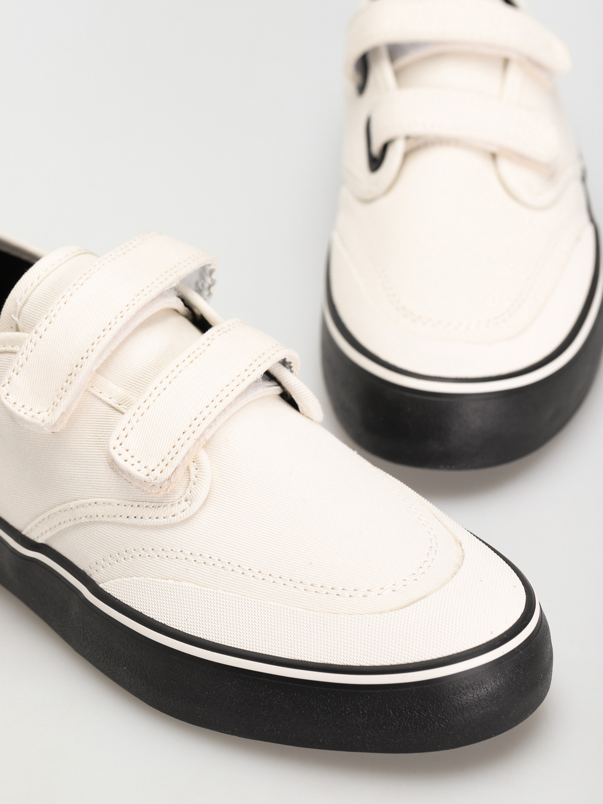 Topánky Globe Motley II Strap (organic white/black)