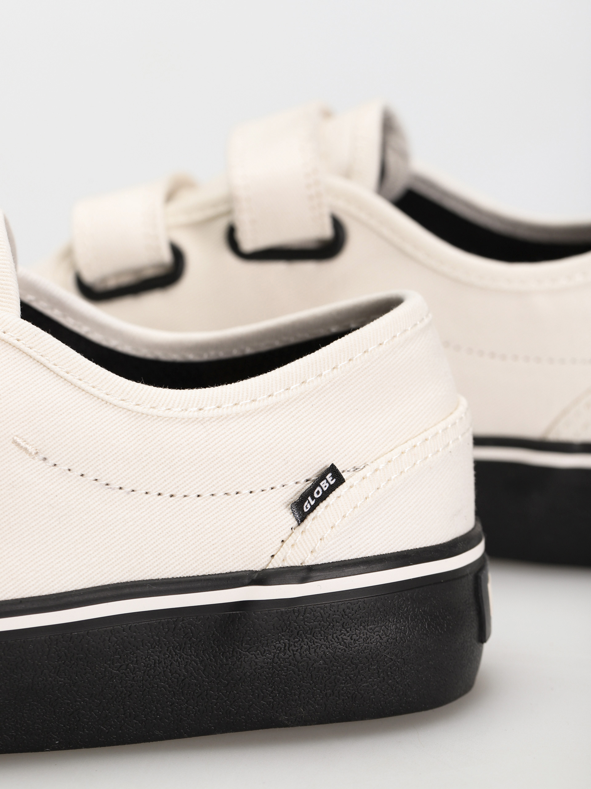 Topánky Globe Motley II Strap (organic white/black)