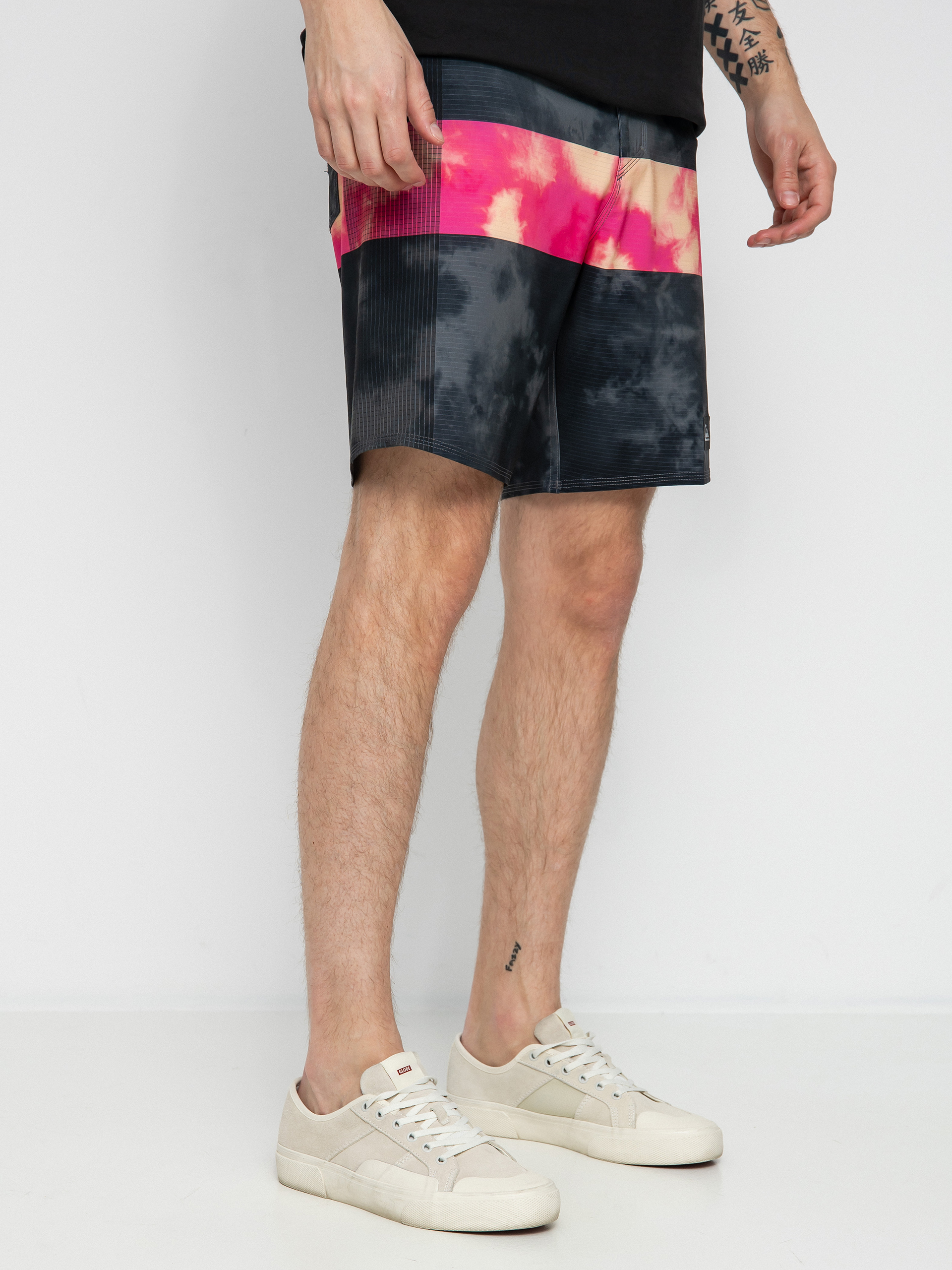 Plážové kraťasy Quiksilver Highlite Arch (shocking pink)