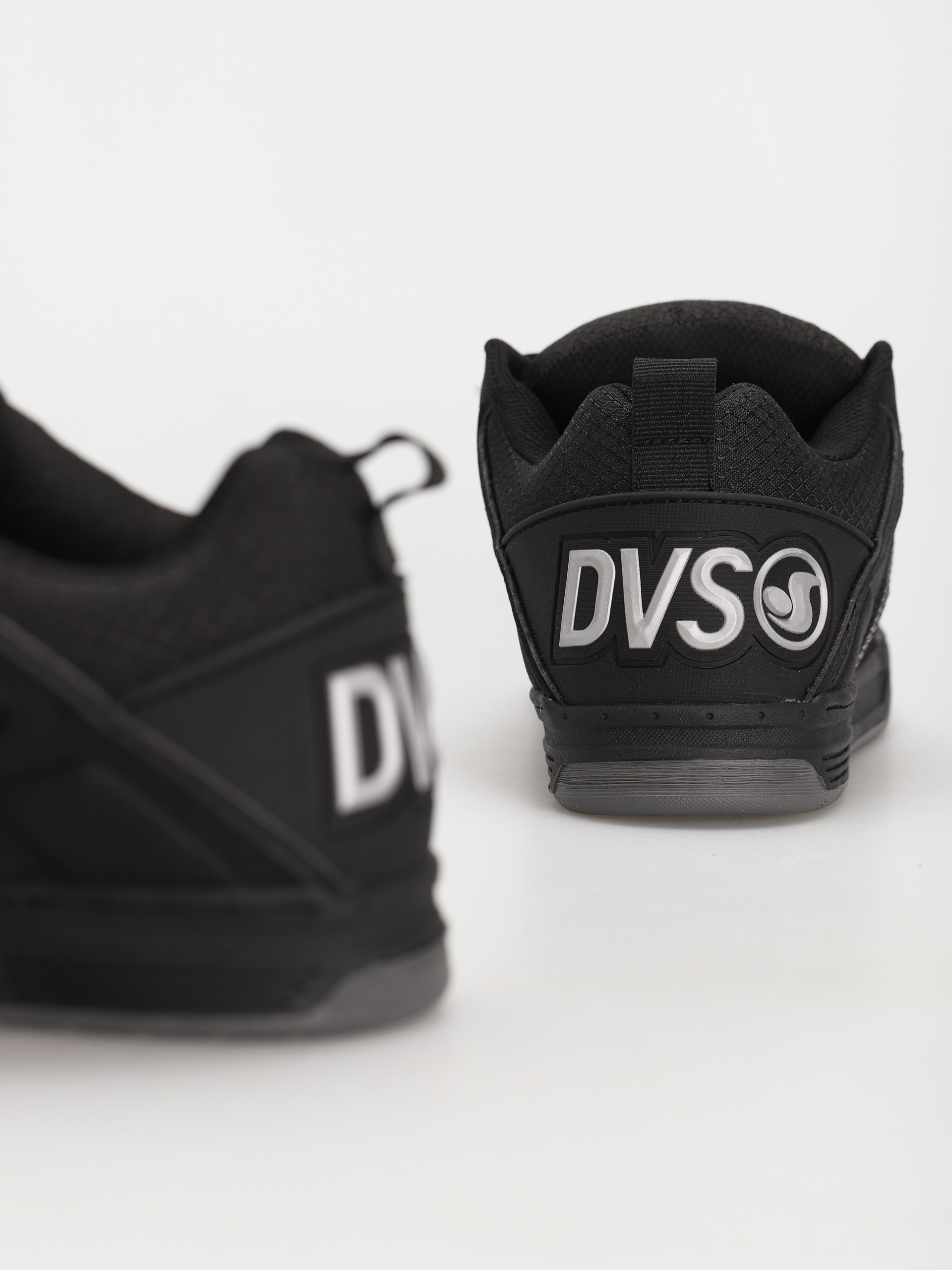 Topánky DVS Comanche (black reflective charcoal nubuck)