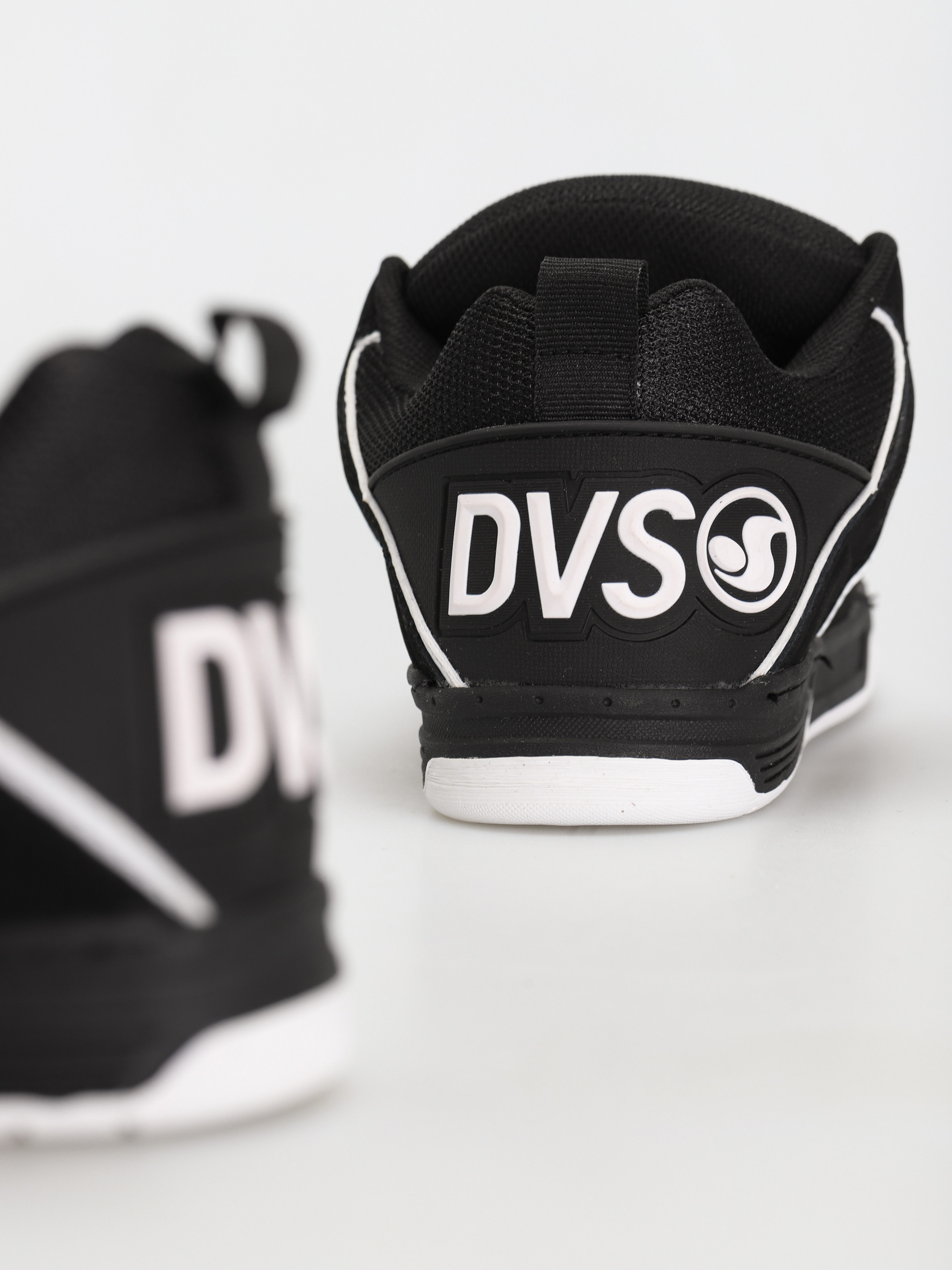 Topánky DVS Comanche (black white leather nubuck)