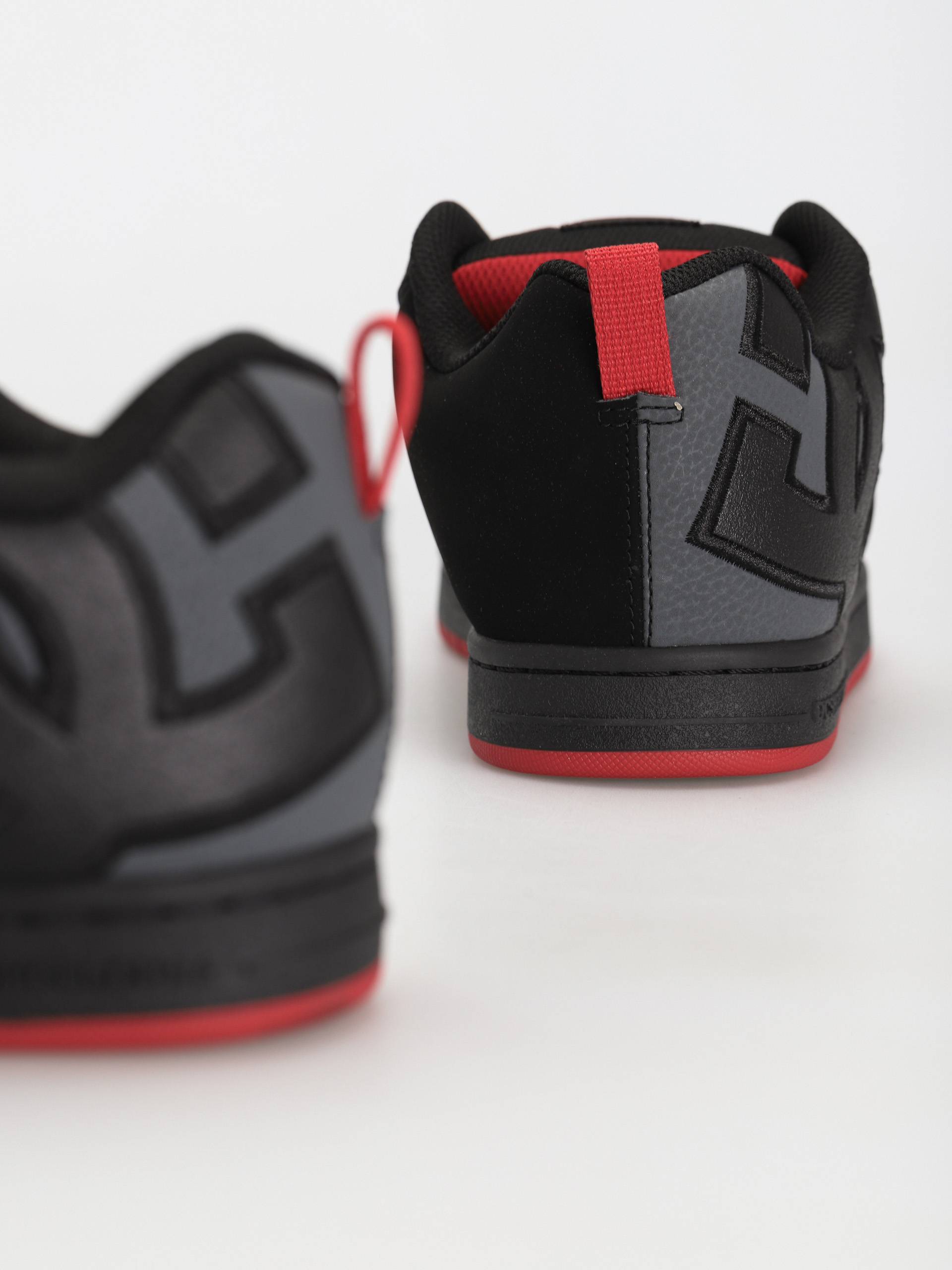 Topánky DC Court Graffik Sq (black/grey/red)