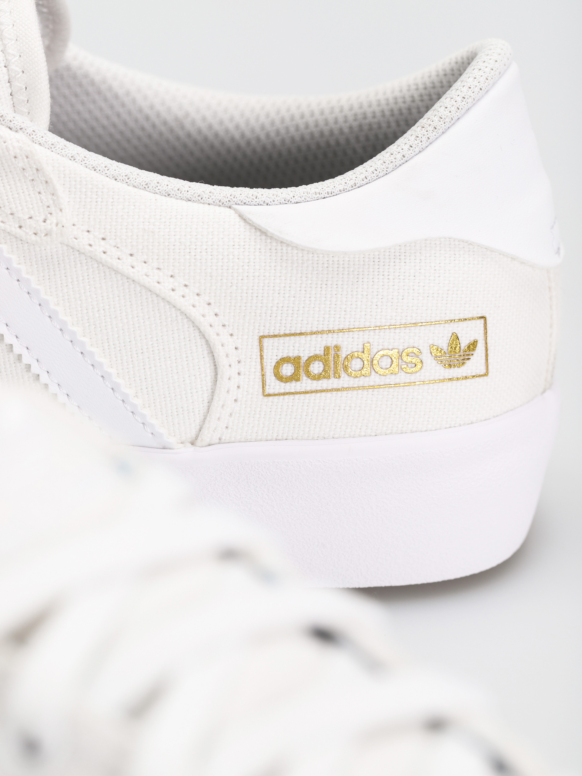 Topánky adidas Matchbreak Super (ftwwht/ftwwht/goldmt)