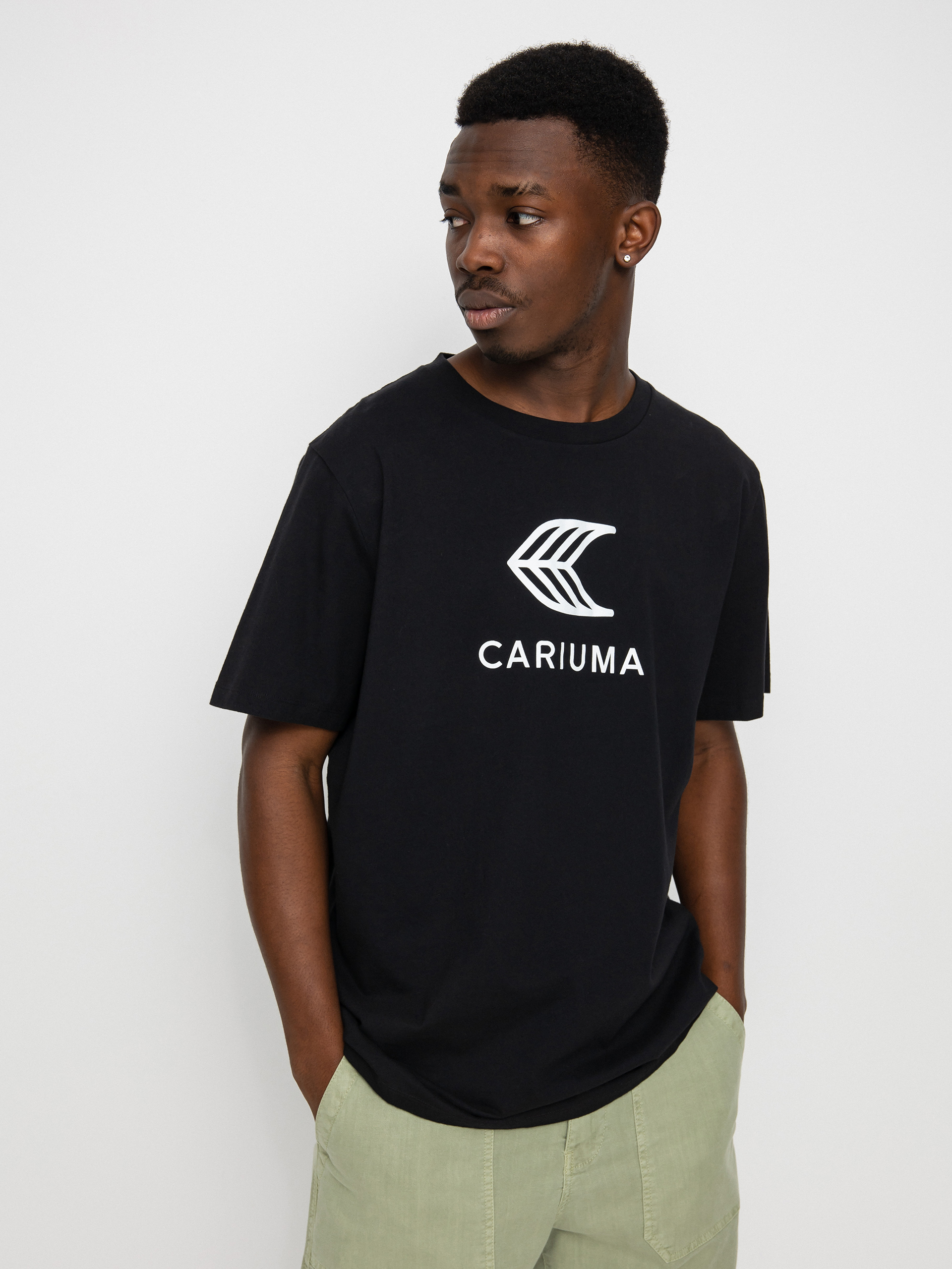 Tričko Cariuma Logo (black)
