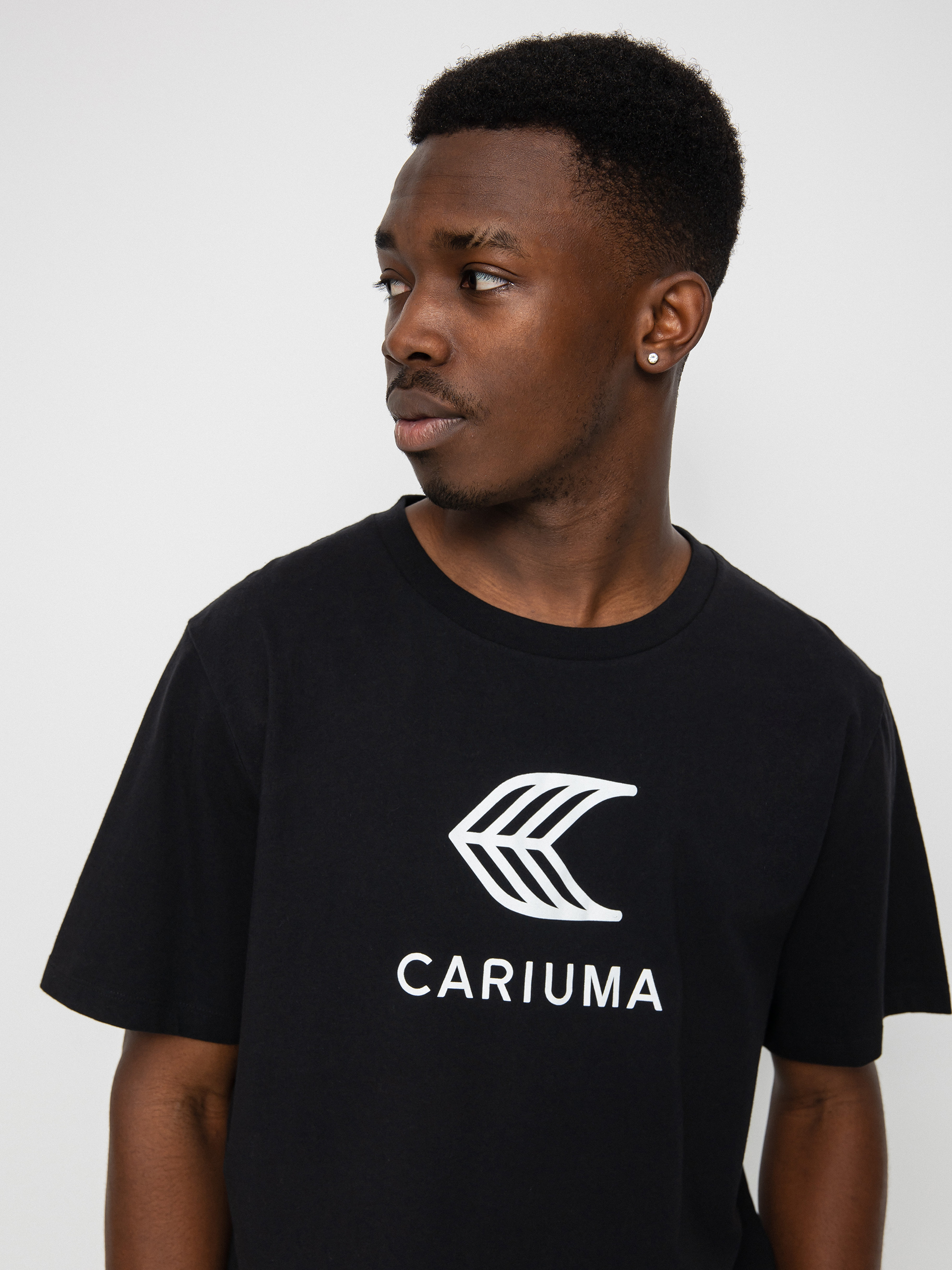 Tričko Cariuma Logo (black)