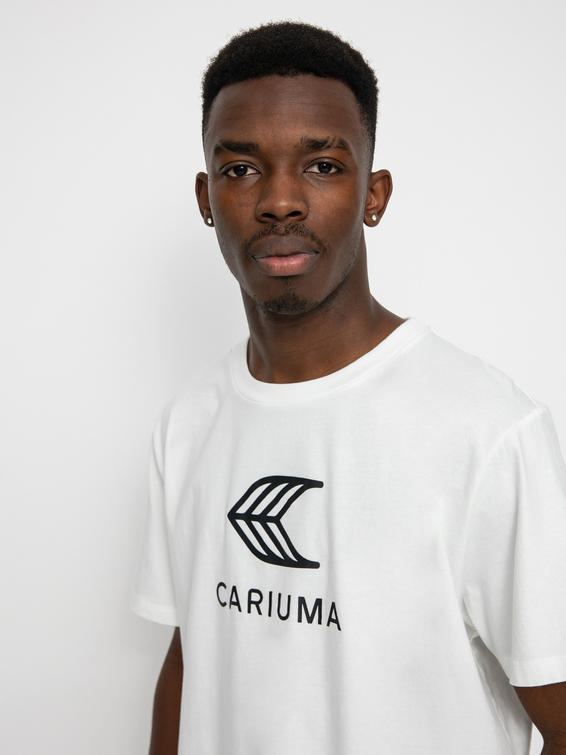Tričko Cariuma Logo (white)