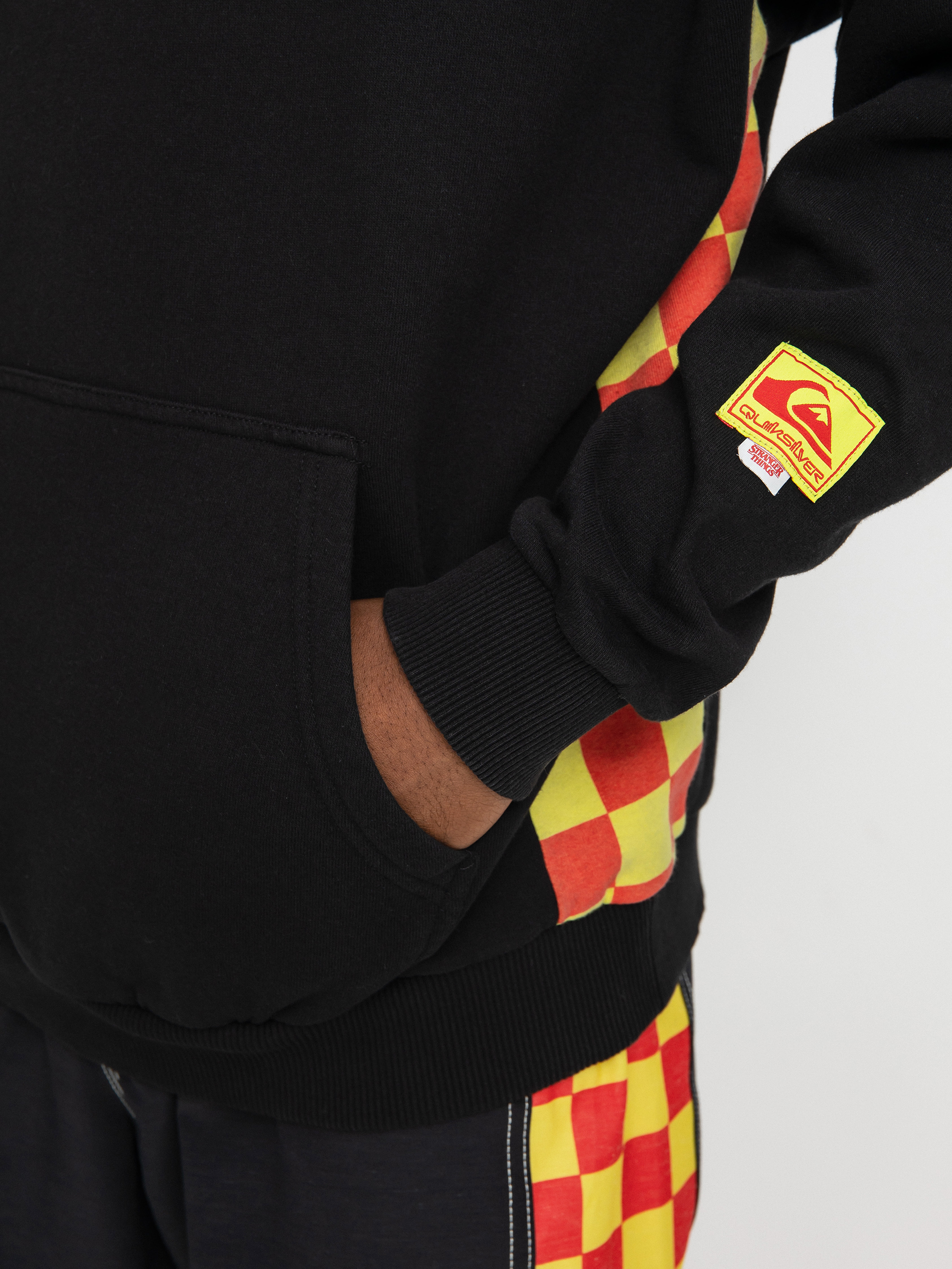 Mikina s kapucňou Quiksilver X Stranger Things Surfer Boy Checker HD (black)