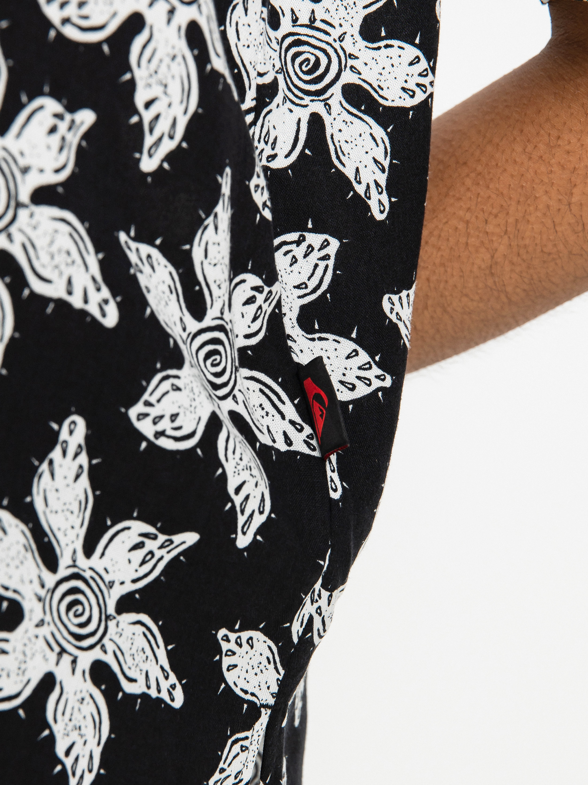 Košeľa Quiksilver X Stranger Things Upside Down Wmn (upsidown monster flower black)