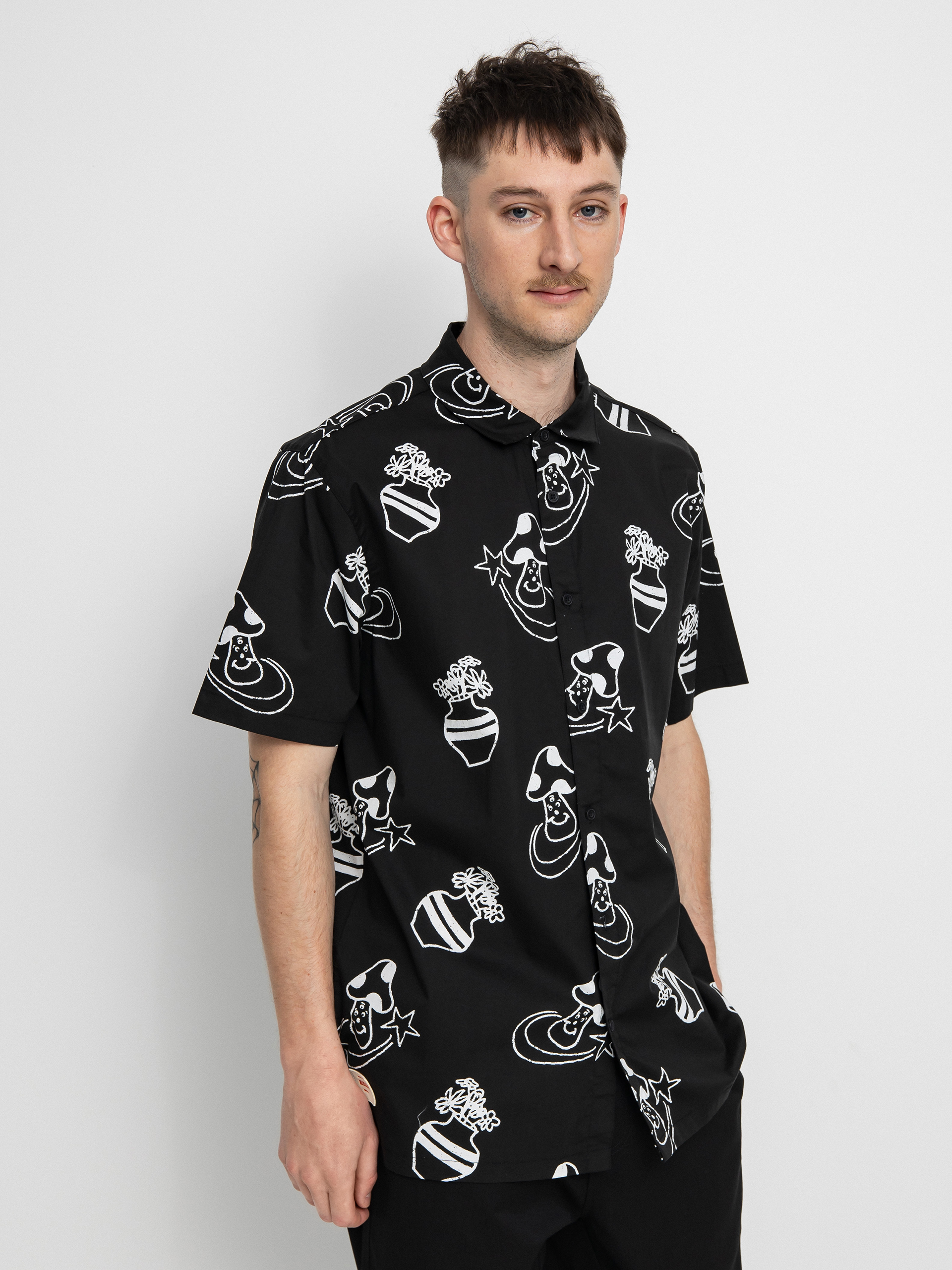 Košeľa Globe Underground Holiday (black)